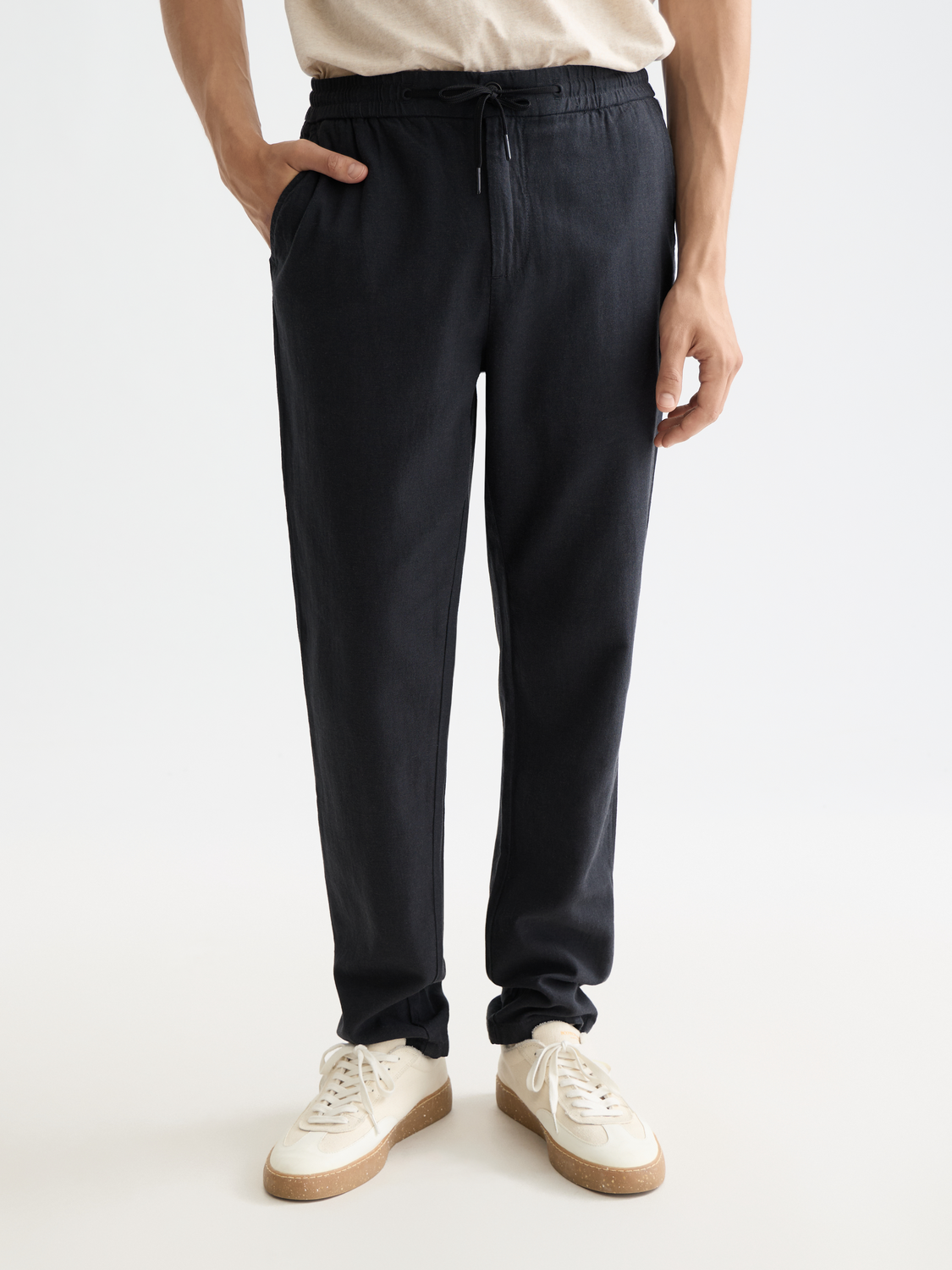 SCOTCH & SODA Warren joggers in dark red pants with relaxed fit and elastic waistband, front view.
