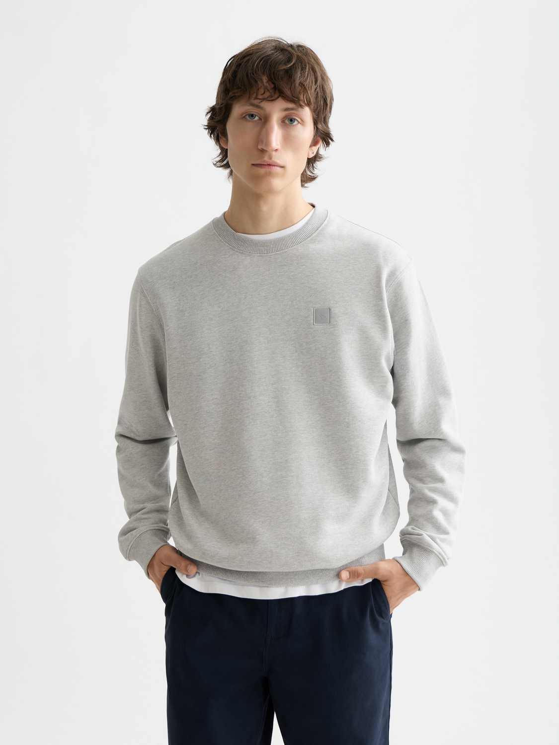 Scotch & Soda logo sweatshirt with front logo design, casual long-sleeve sweats in a comfortable fit.