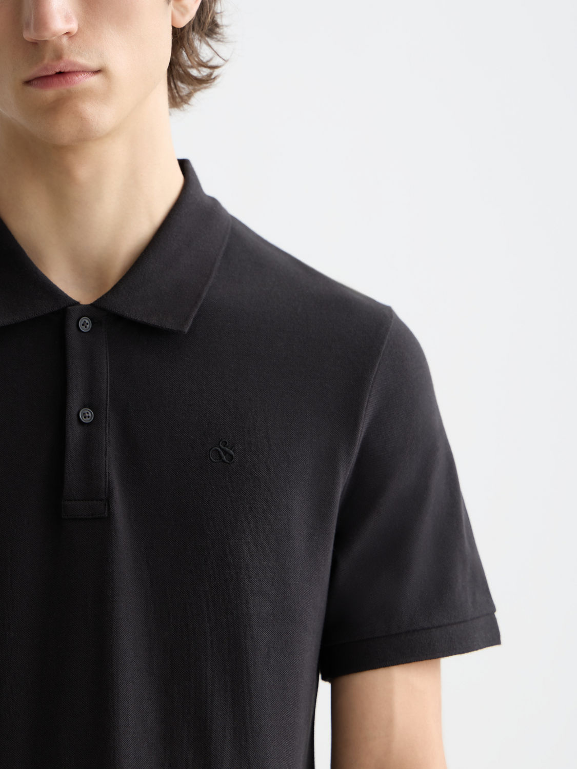SCOTCH & SODA logo pique polo shirt, men's casual polo with embroidered logo, cotton fabric, and classic collar style.