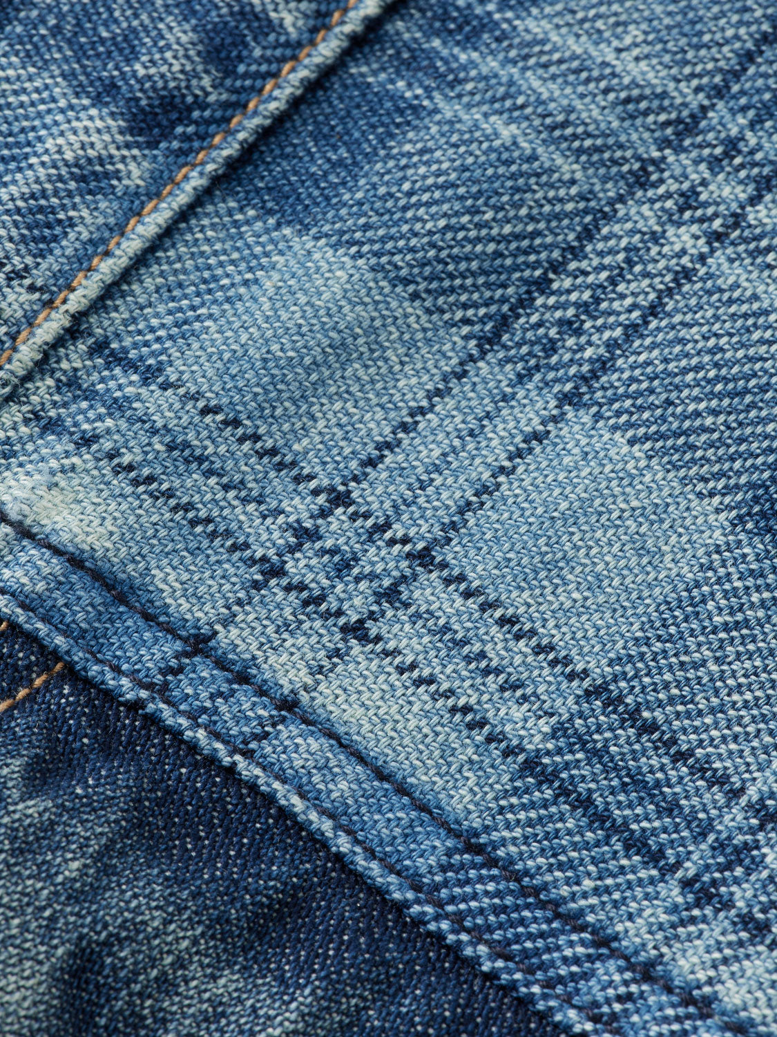SCOTCH & SODA denim trucker jacket with classic fit, button-front closure, and chest pockets in medium wash denim.
