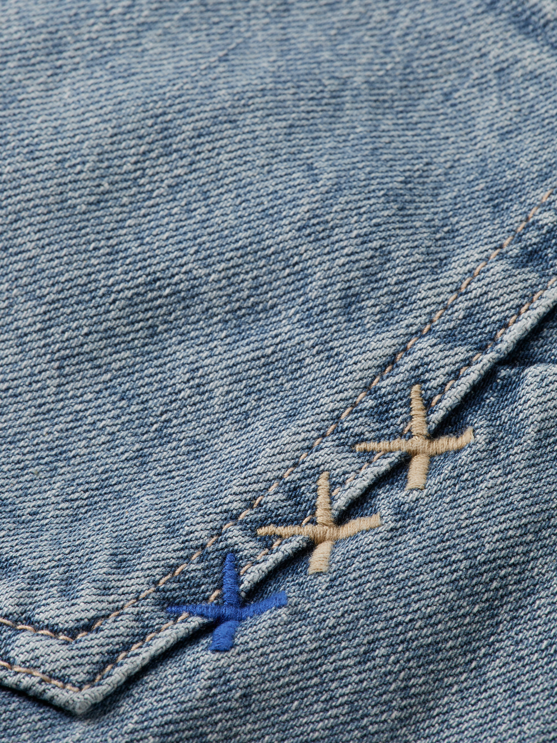 SCOTCH & SODA Zee straight-fit denim jeans shown on a model, featuring classic five-pocket design and medium wash finish.