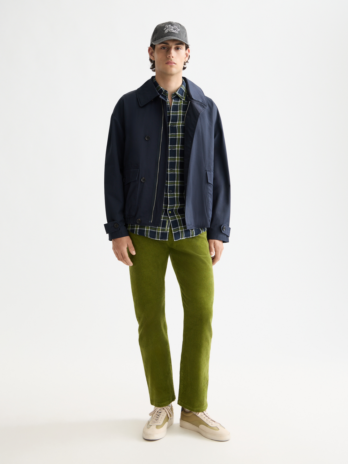 Short trench coat from SCOTCH & SODA, stylish jacket with a classic design, shown in a front view with details visible.