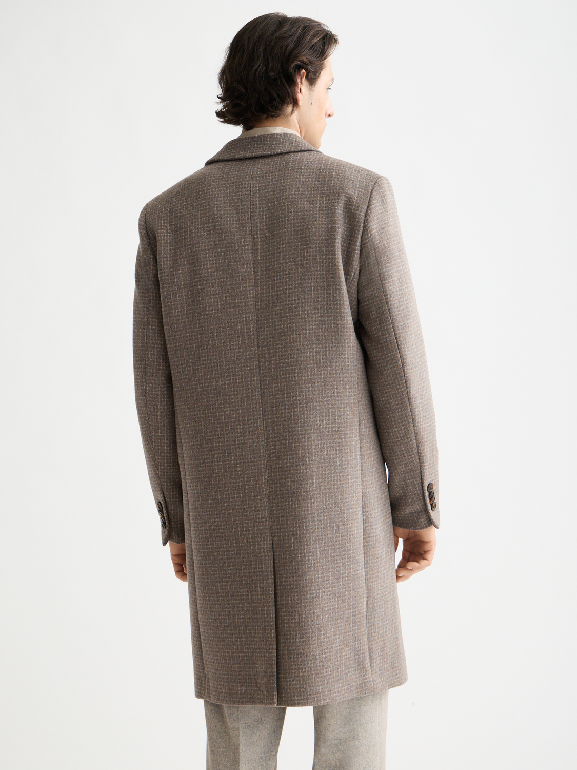 Scotch & Soda classic wool coat, stylish jacket in dark gray with a tailored fit, front buttons, and collar detail.