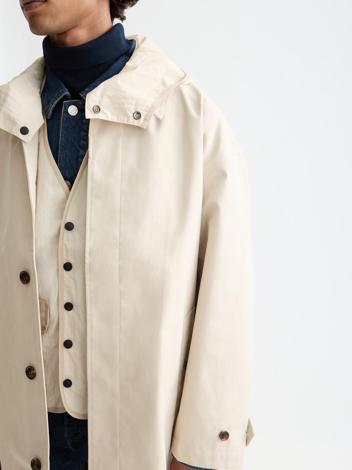 SCOTCH & SODA car coat with detachable vest, stylish men's jacket featuring a sleek design and versatile layering options.