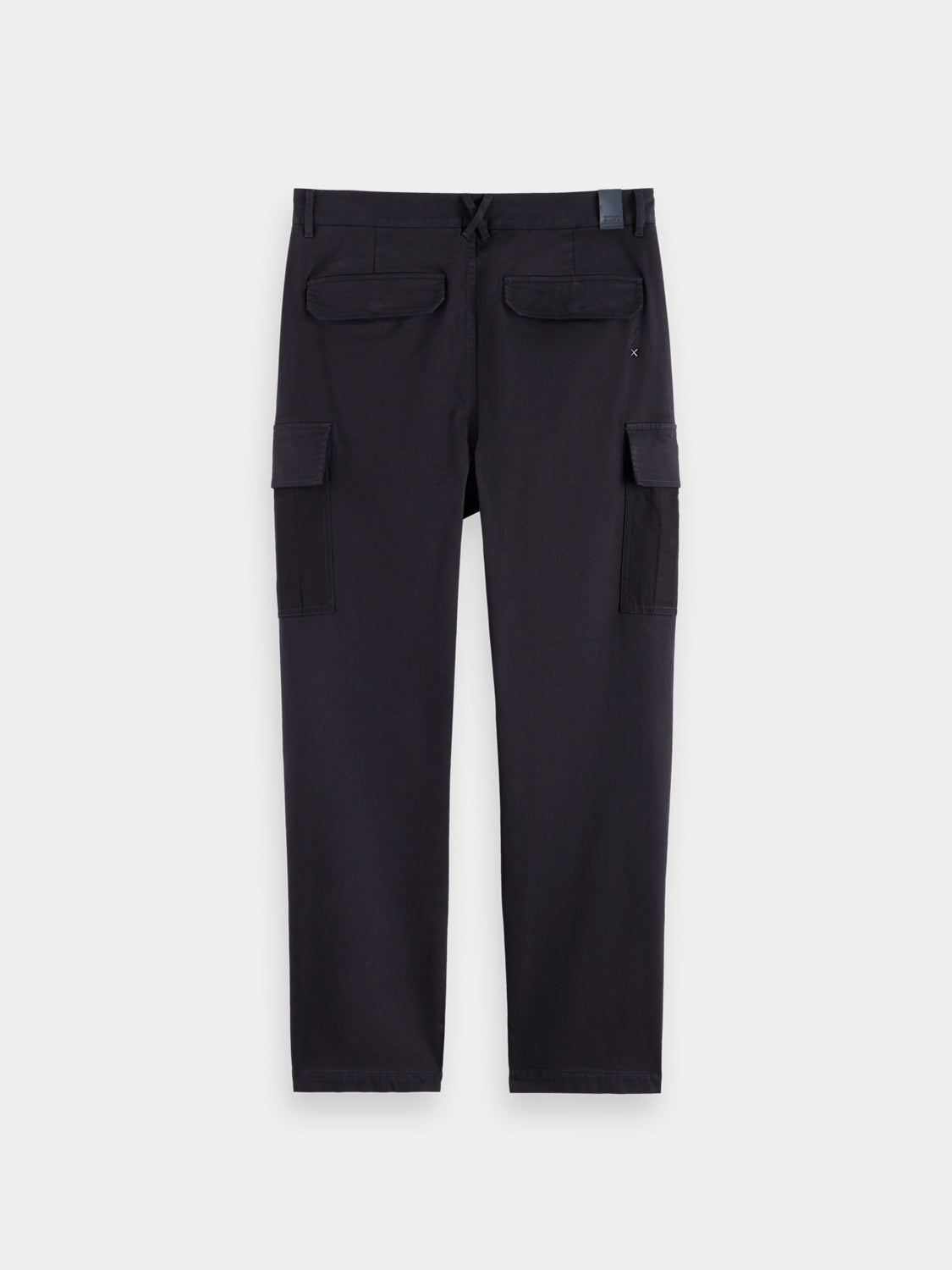 SCOTCH & SODA Harper cargo pants in black, featuring multiple pockets and a relaxed fit, displayed on a plain background.