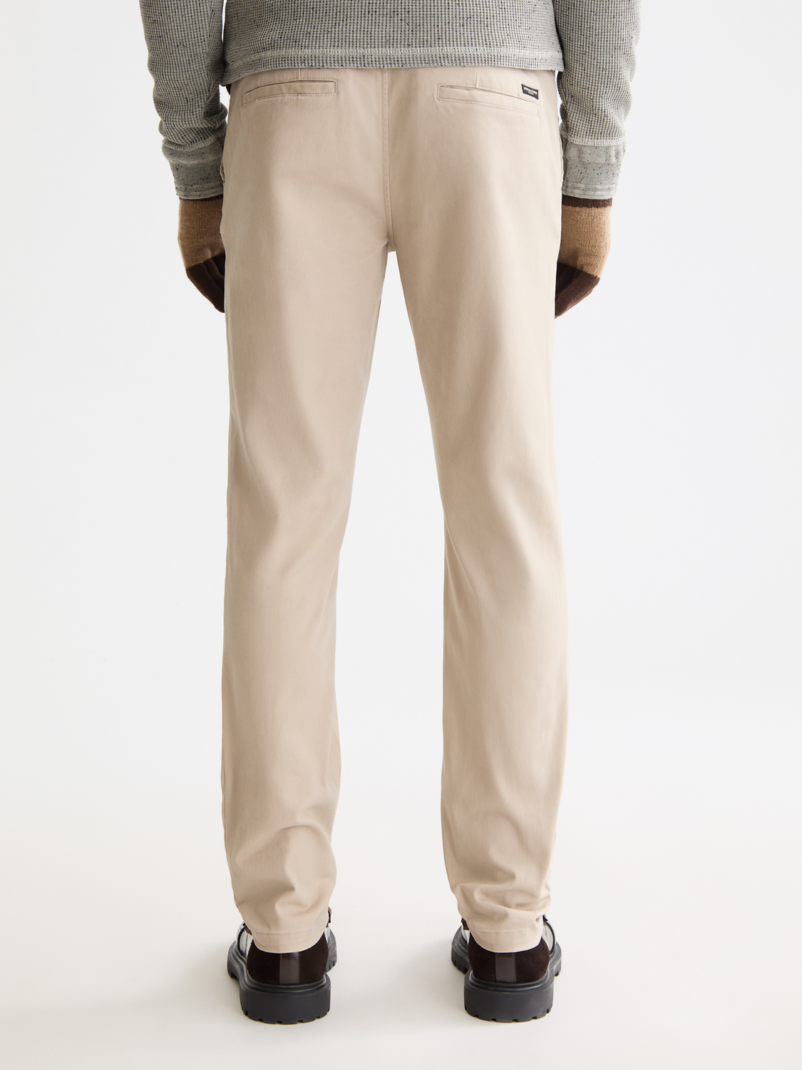 SCOTCH & SODA Mott slim-fit chinos pants in dark green, front view showing tailored fit and classic design.