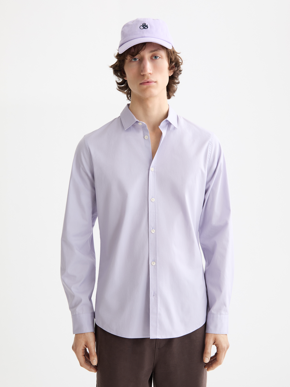 Long-sleeve Scotch & Soda poplin shirt in a crumpled forest green color, featuring a classic collar and button front.