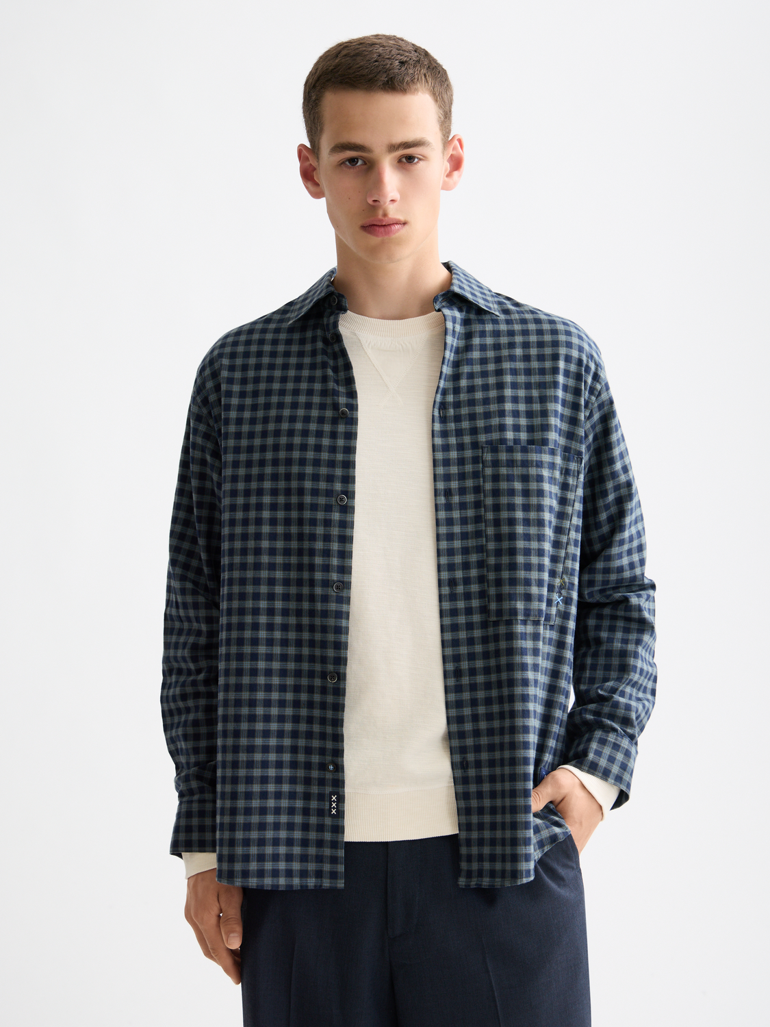 Scotch & Soda lightweight flannel long-sleeve shirt in soft plaid fabric, casual style for men.