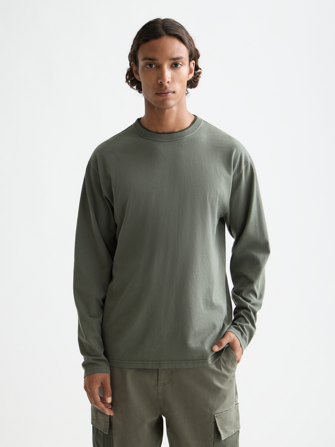 Long-sleeved Scotch & Soda T-shirt with a crew neckline, featuring a casual fit and soft fabric in a solid color.