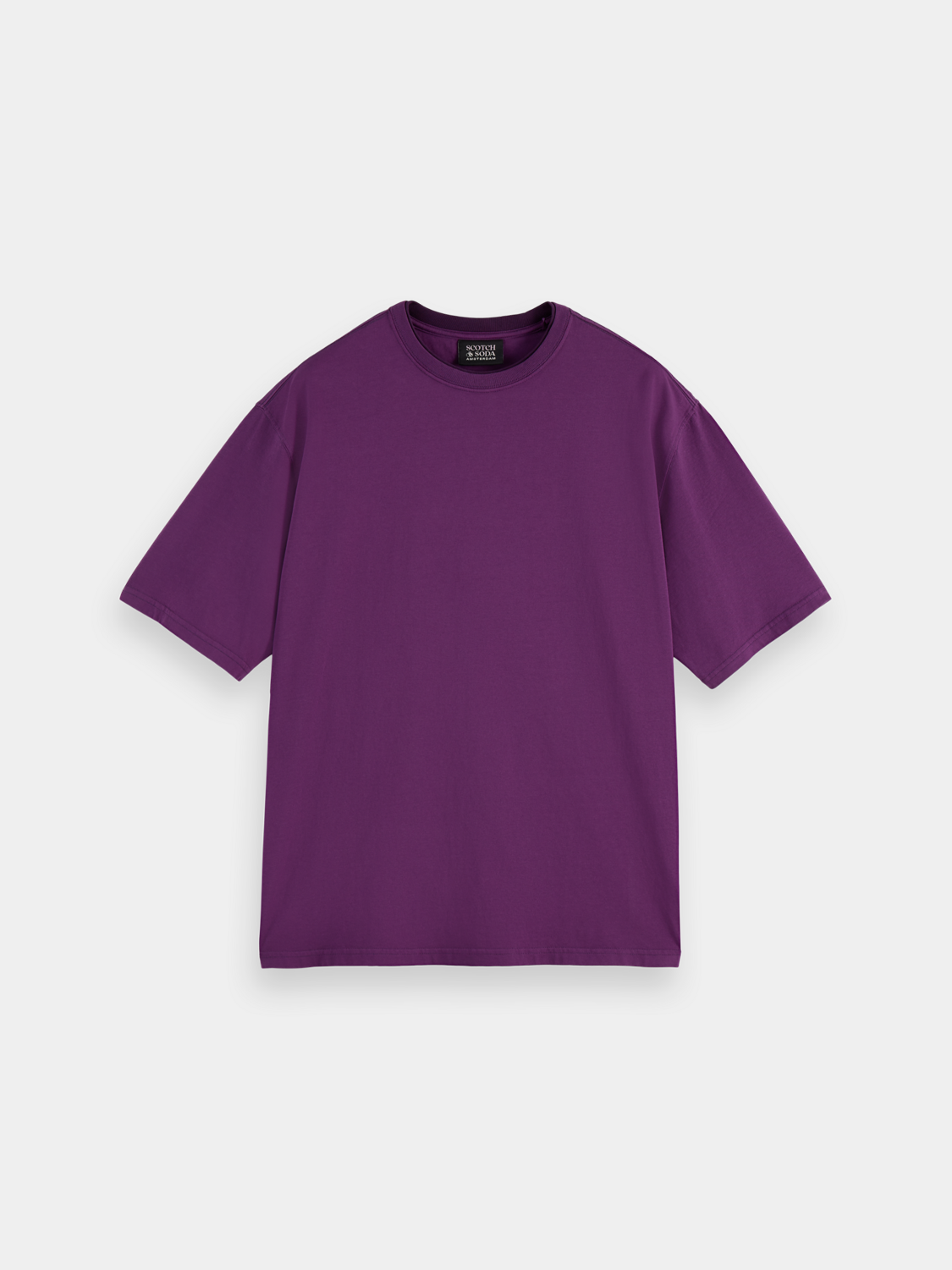Scarlet garment-dyed Scotch & Soda short-sleeve T-shirt with a relaxed fit, displayed on a flat white background.
