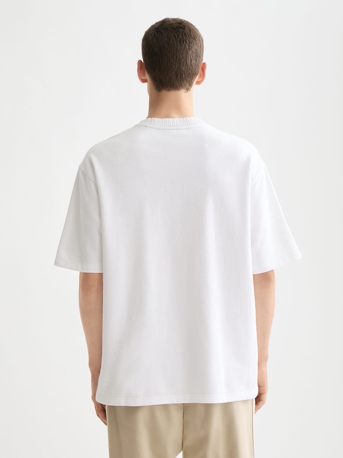 Scotch & Soda short sleeve label t-shirt with back graphic, casual men's cotton tee in a relaxed fit.