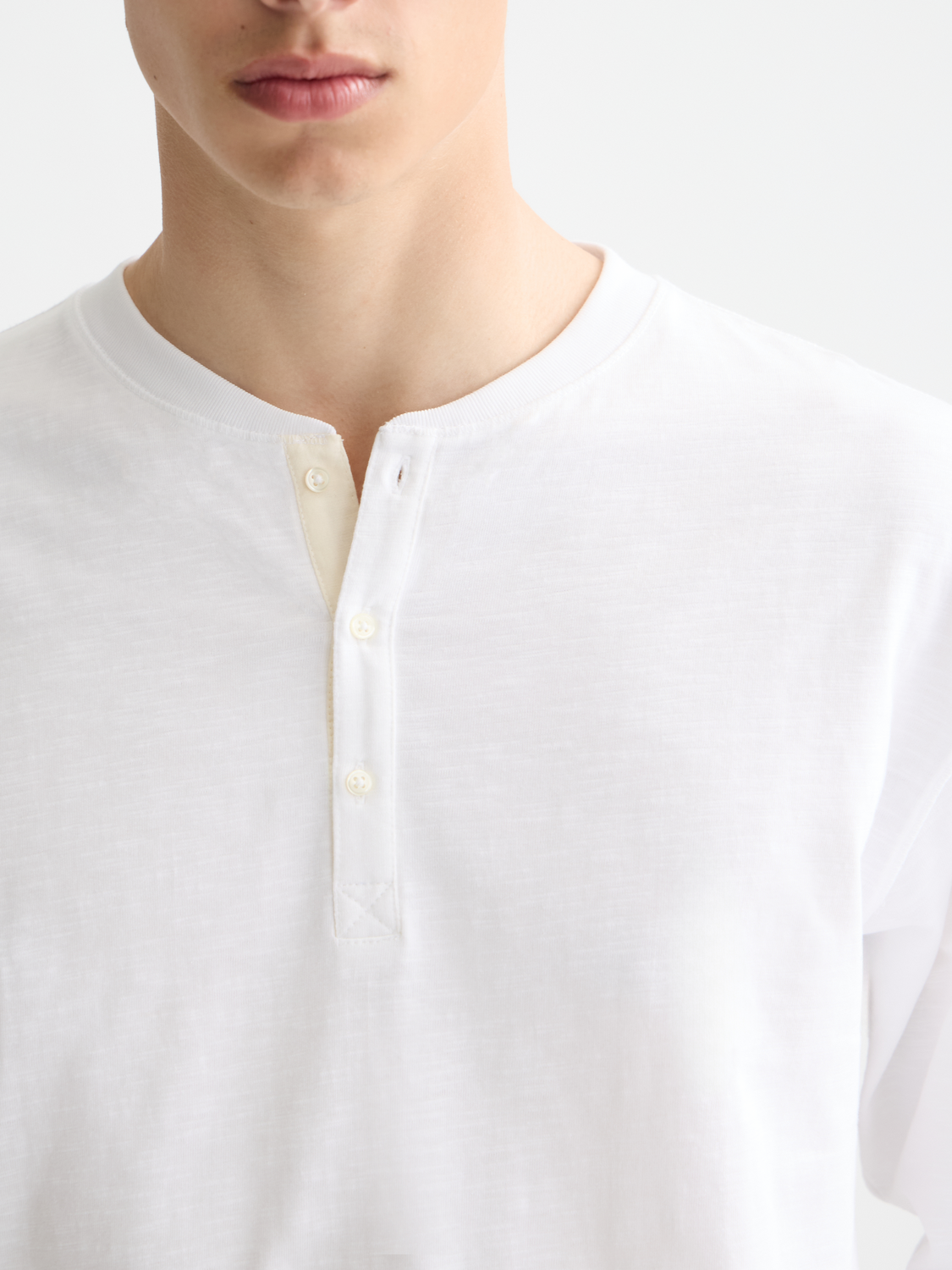 Long sleeve SCOTCH & SODA Slub Henley T-shirt with buttoned placket and textured fabric, casual and comfortable for everyday wear.