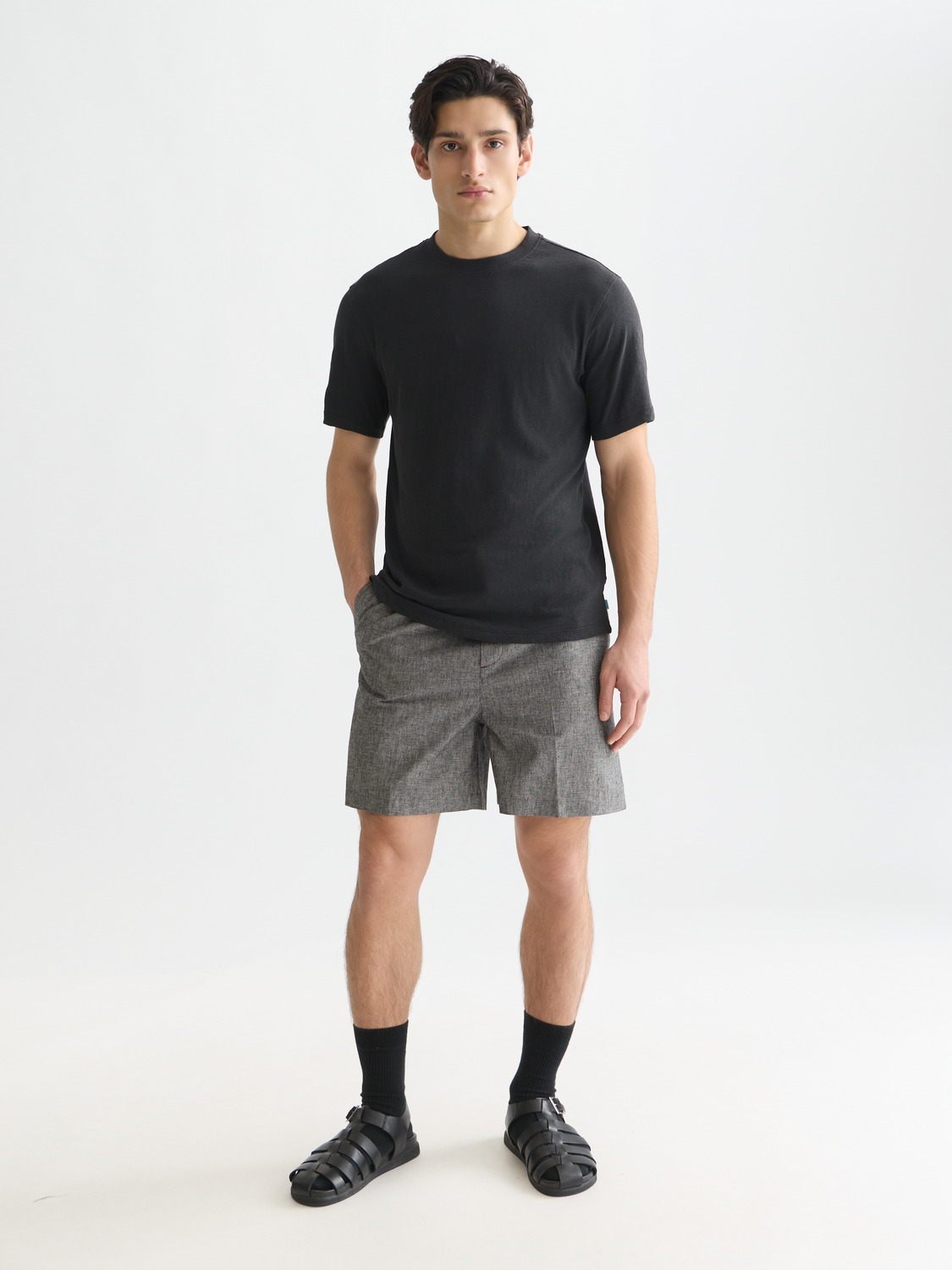 SCOTCH & SODA tailored shorts in a slim fit, featuring a classic design with belt loops and front pockets.