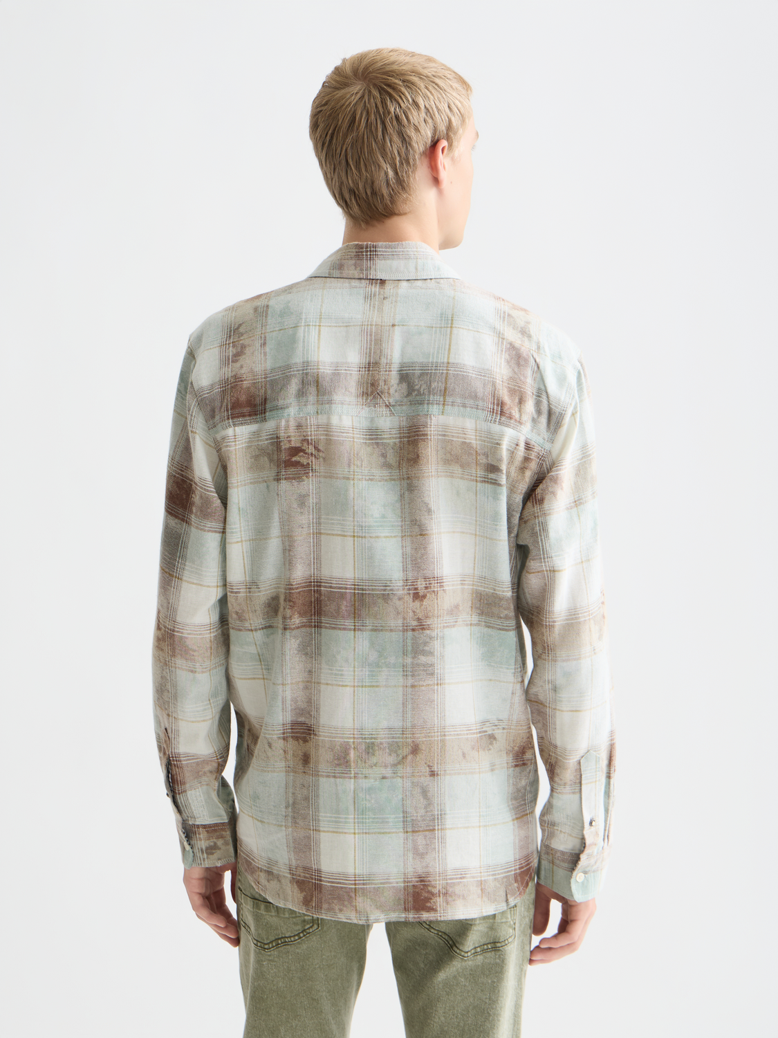 Long sleeve Scotch & Soda washed check shirt with buttoned collar and chest pocket, casual style, front view.