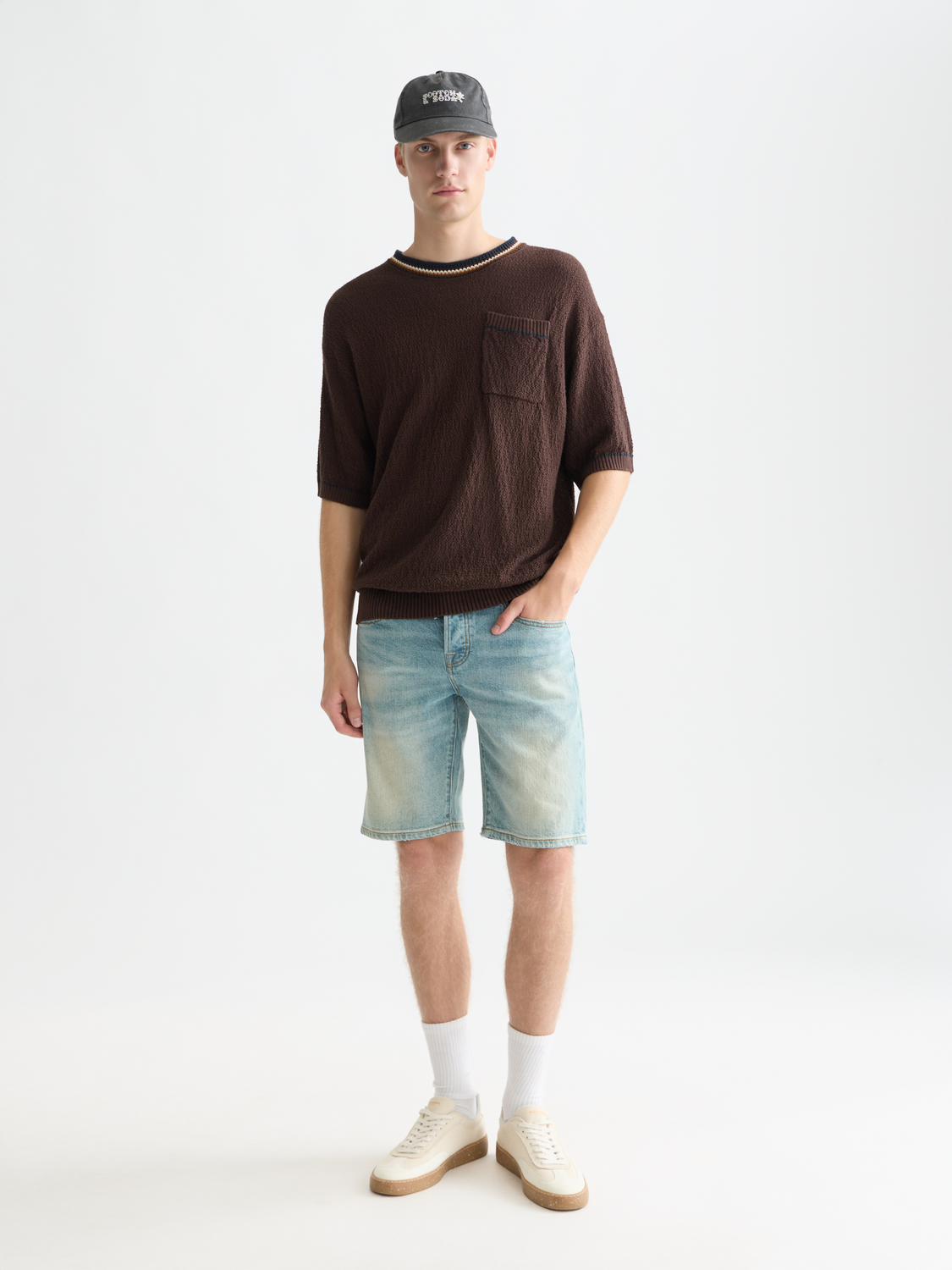 SCOTCH & SODA knitted T-shirt, stylish knitwear with a textured design, featuring a crew neck and long sleeves.