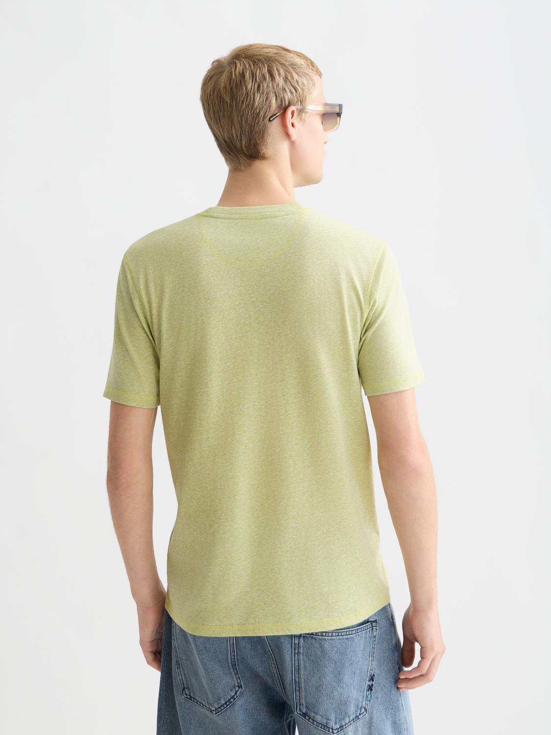 SCOTCH & SODA melange short-sleeve t-shirt with a relaxed fit, featuring a textured fabric and casual style.