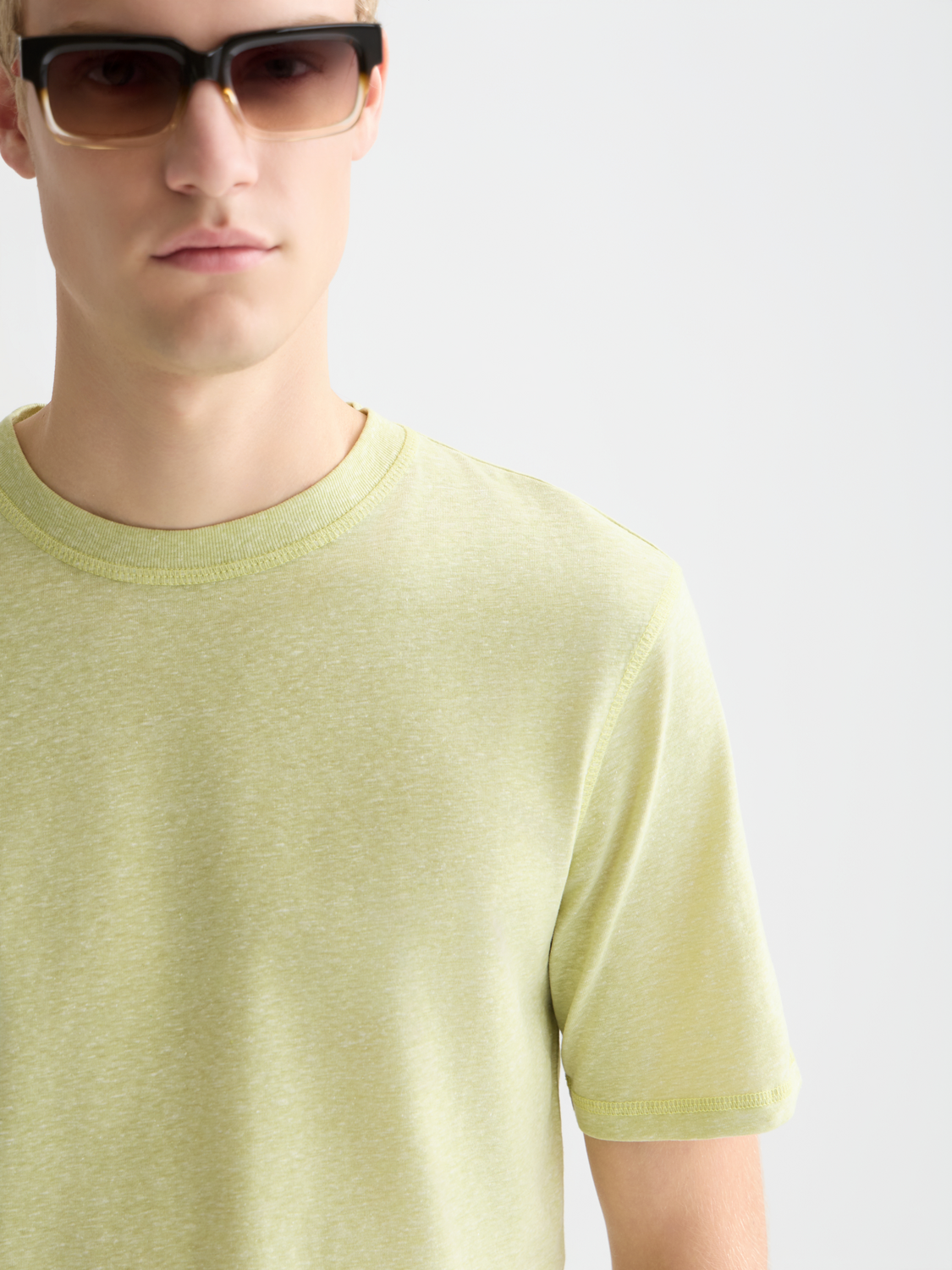 Scotch & Soda melange short-sleeve T-shirt with a casual fit and textured fabric, displayed on a neutral background.