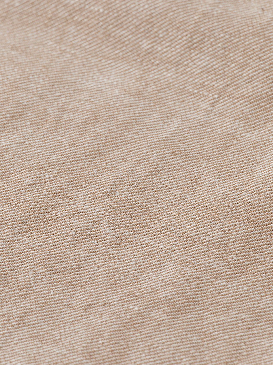 Light beige Fave cotton-linen shorts by Scotch & Soda, featuring a relaxed fit and casual style, shown on a model.
