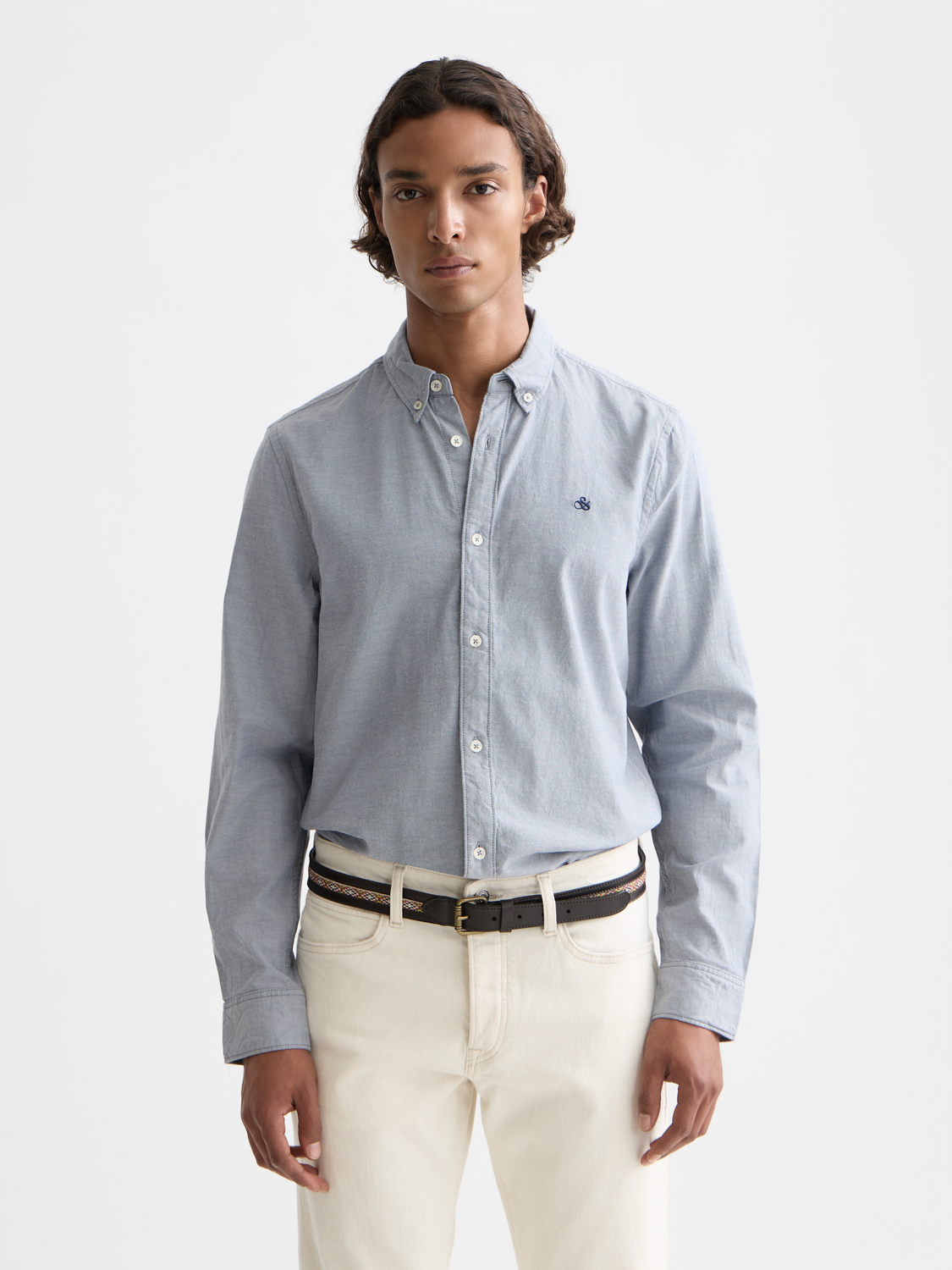 Long-sleeve Scotch & Soda Oxford shirt with classic collar and button front, displayed on a model.