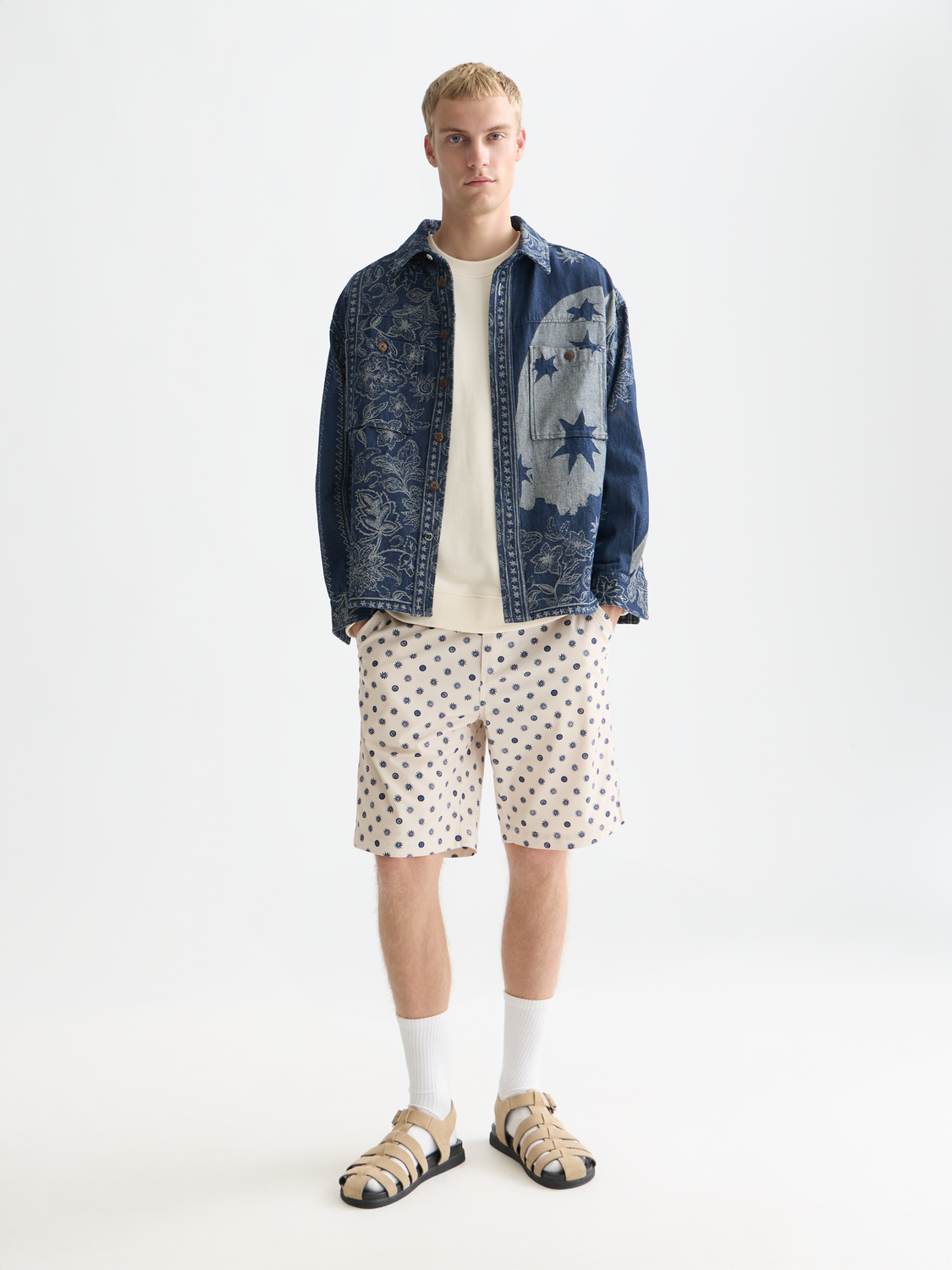 Scotch & Soda Stuart chino shorts in khaki, front view showing classic fit and clean design for casual summer wear.