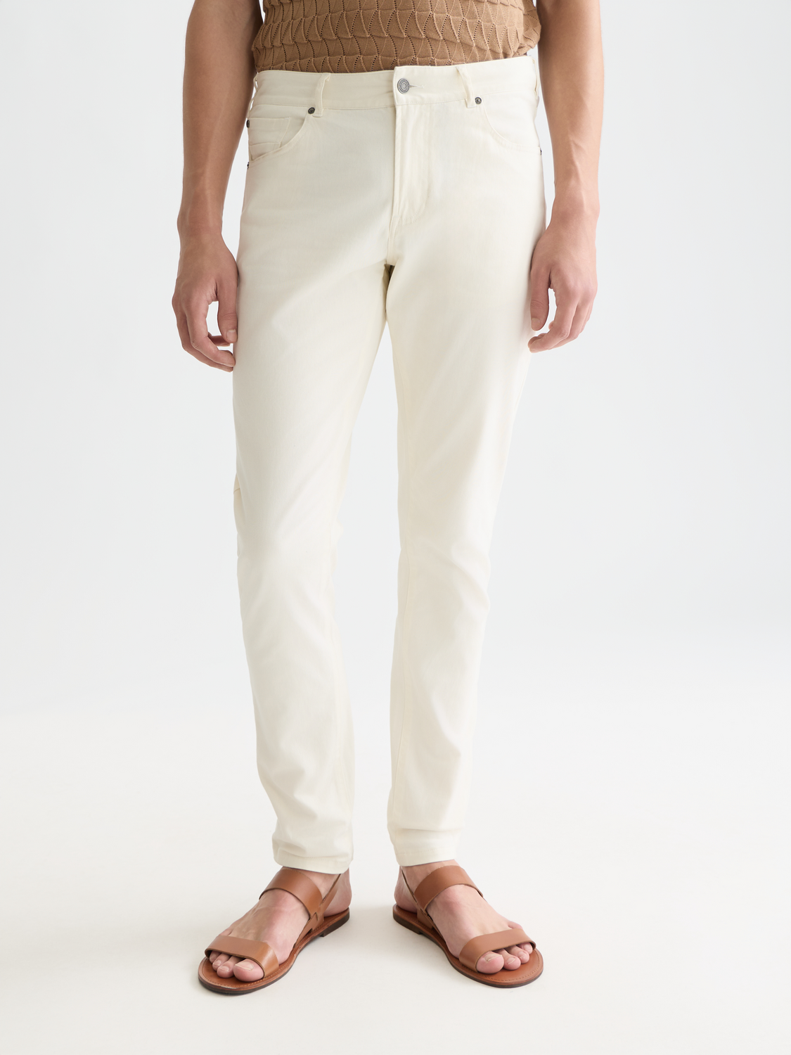 SCOTCH & SODA Ralston slim-fit 5-pocket pants in dark denim, front view showing tailored design and classic pocket details.