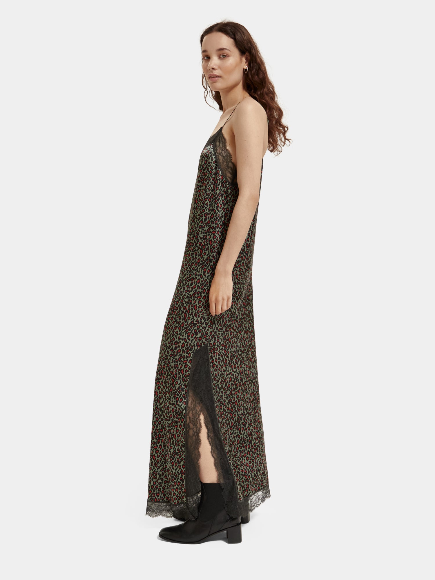SCOTCH & SODA camisole strap maxi dress with flowing fabric and sleeveless design, perfect for summer or casual wear.