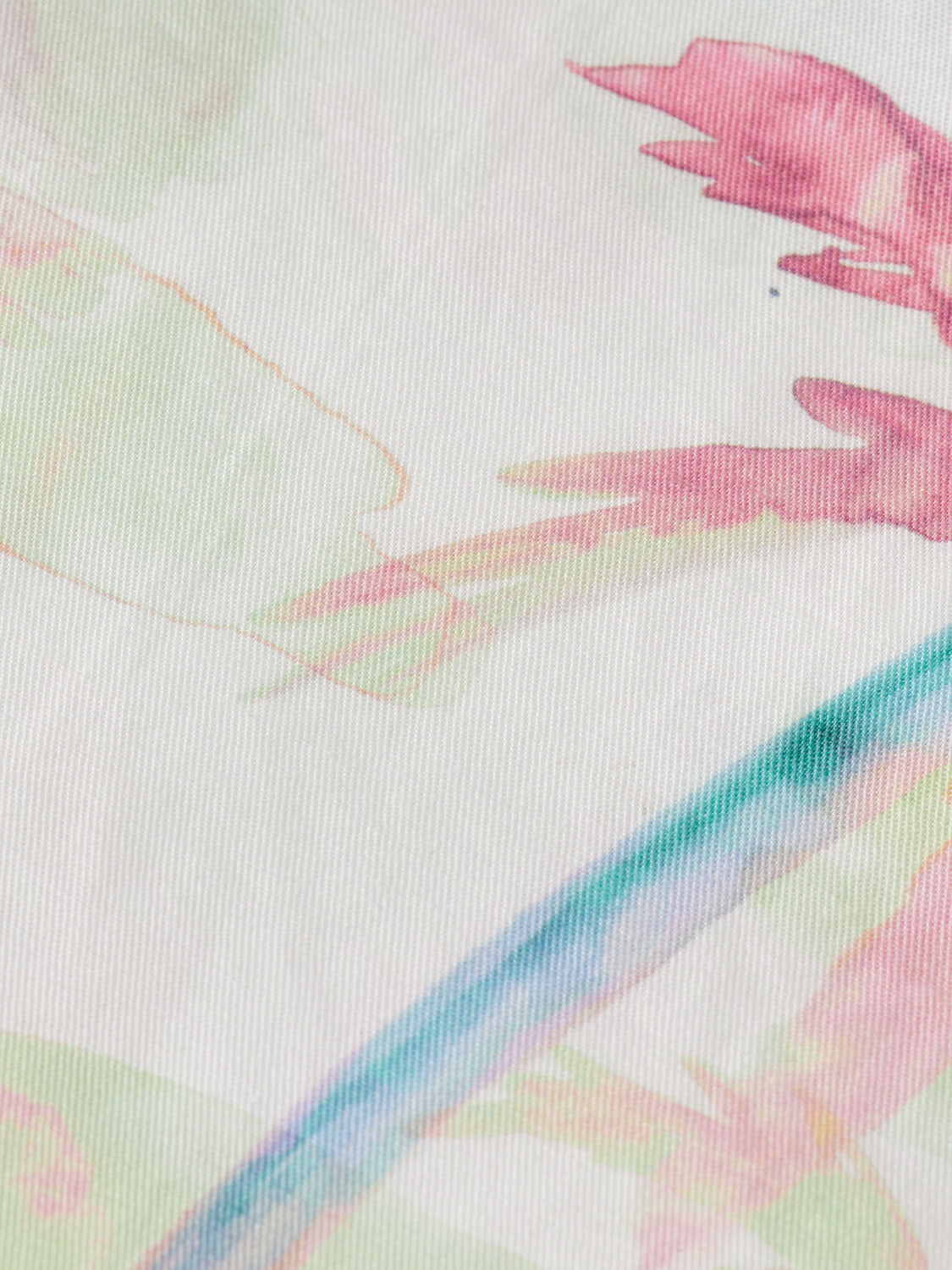 Scott & Soda Twilt printed pleated shorts with colorful pattern, showcasing stylish design and comfortable fit.