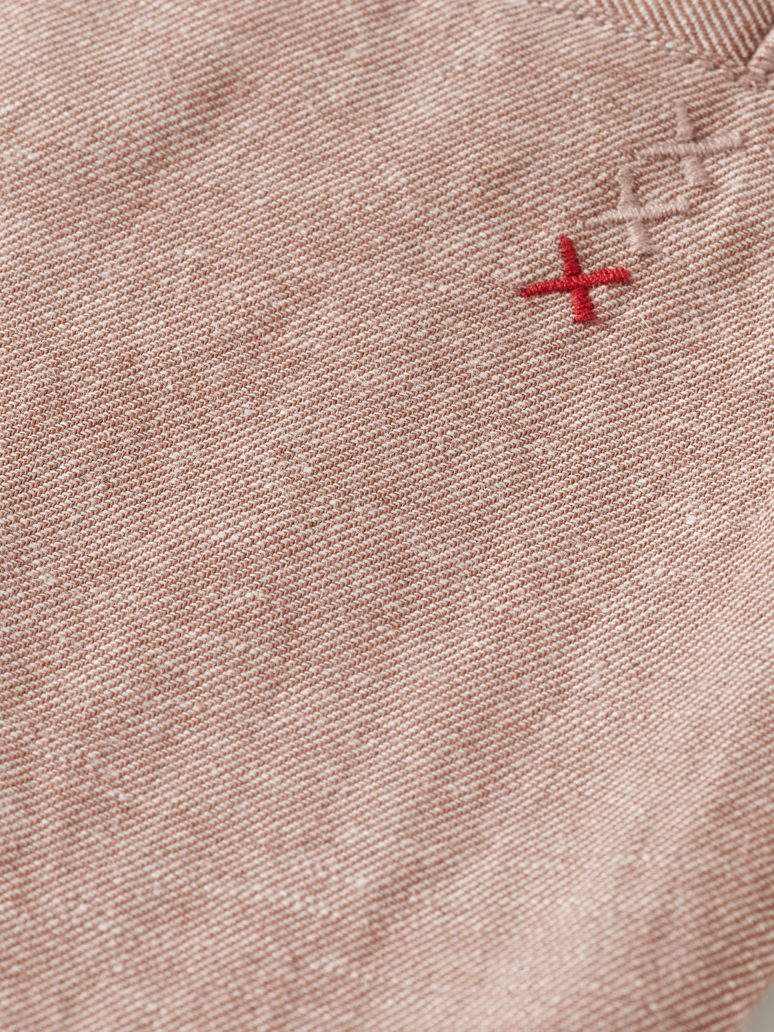 Light-colored Fave cotton-linen shorts by Scotch & Soda, featuring a relaxed fit and casual style, displayed on a neutral background.