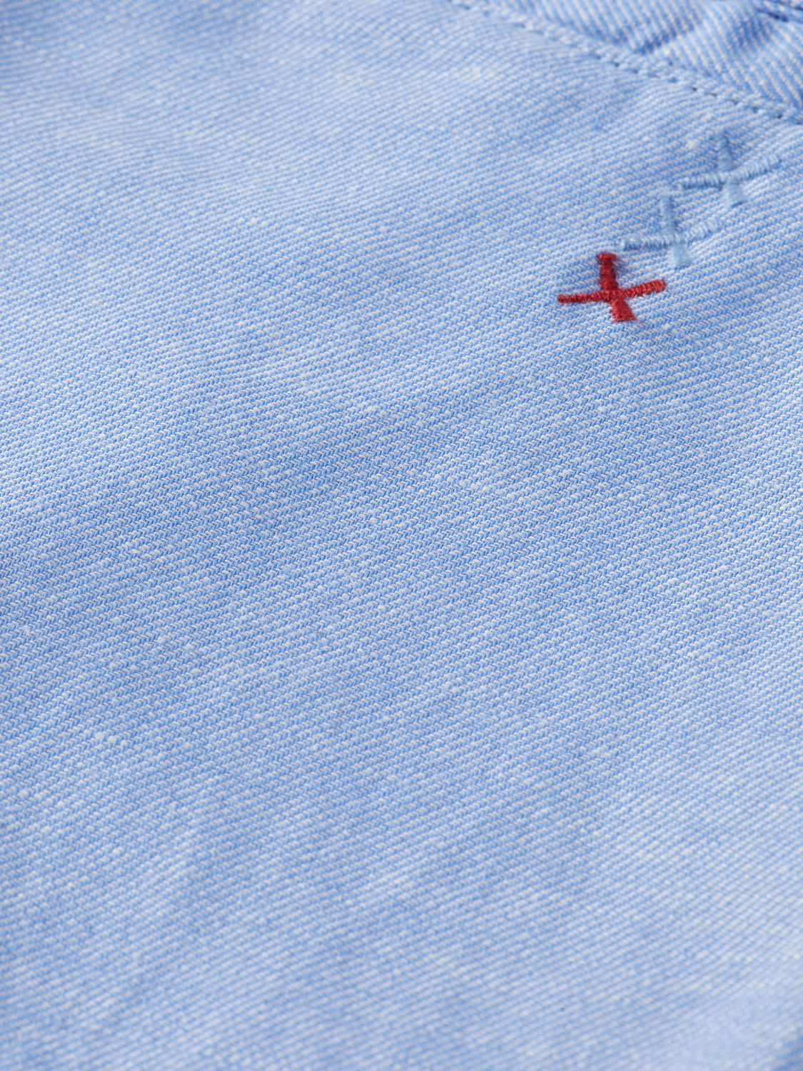 Light beige Scotch & SODA cotton-linen shorts with a relaxed fit and side pockets, shown on a model.