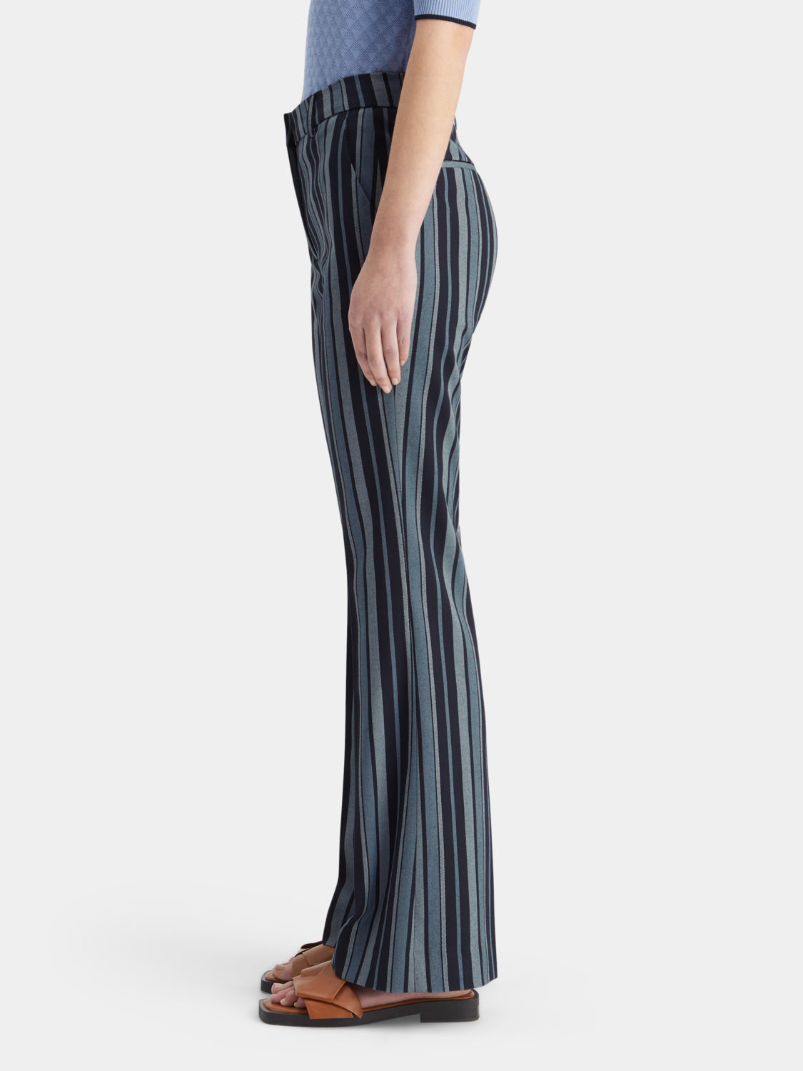 Violet Scotch & Soda kick flare pants with high waist and wide leg, shown on a model against a neutral background.