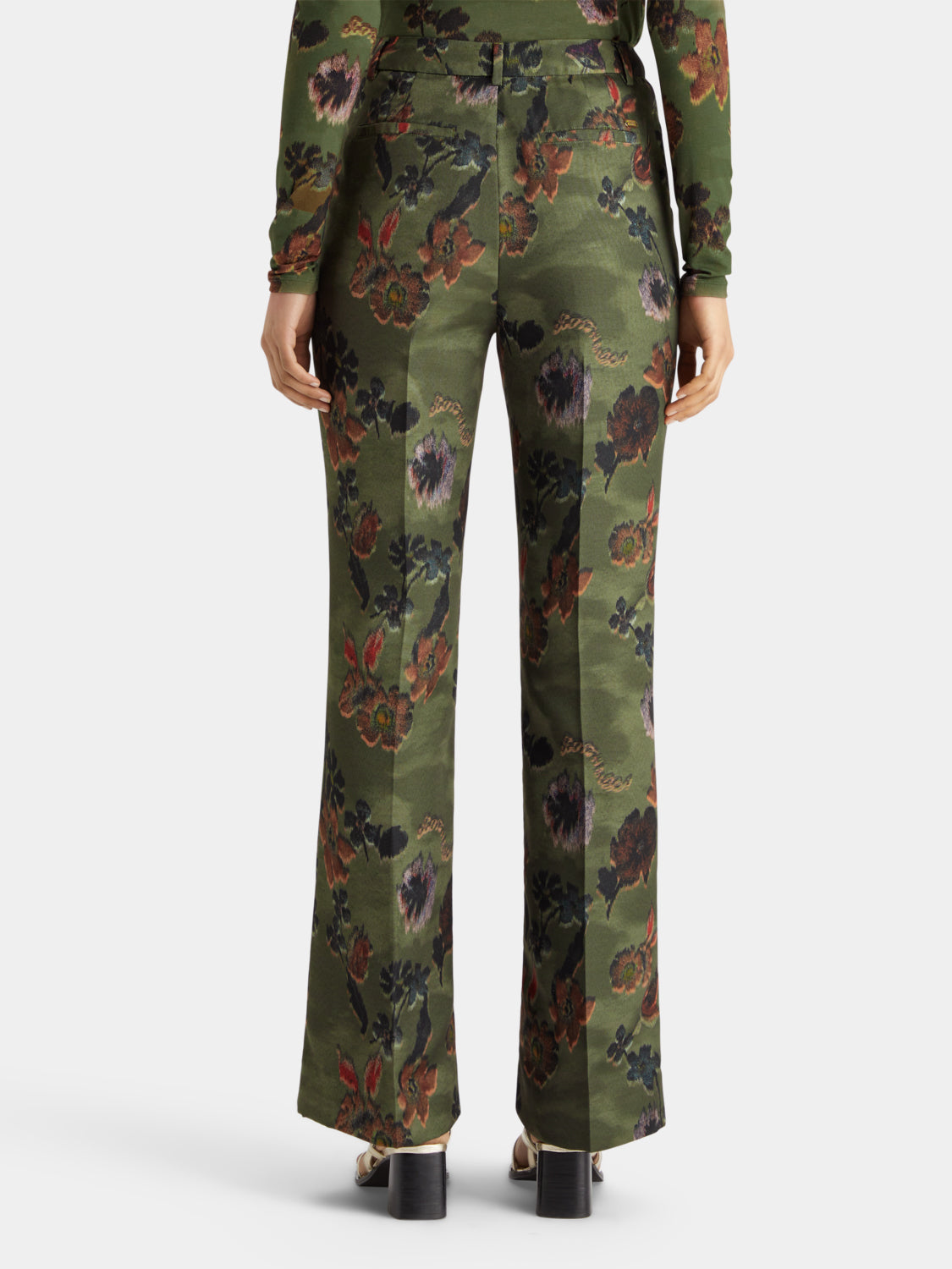 Violet Scotch & Soda kick flare pants shown from the back, featuring high waist and flared leg design.