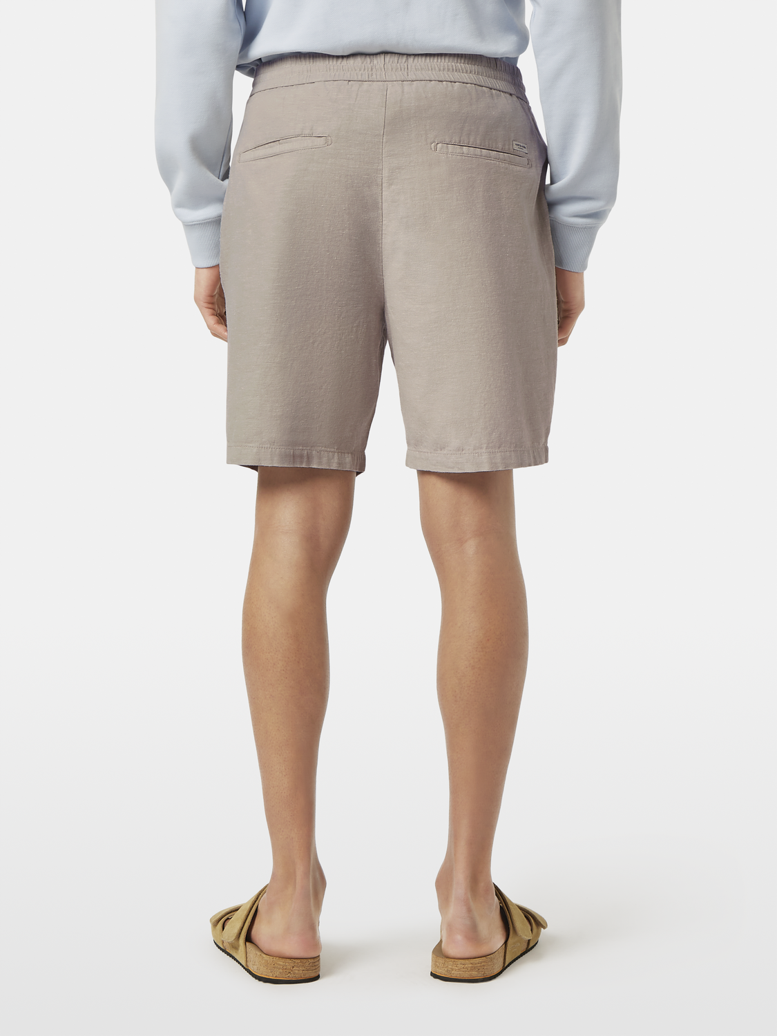 SCOTCH & SODA Fave cotton-linen shorts in a crumpled beige color shown from the back with a relaxed fit and casual style.