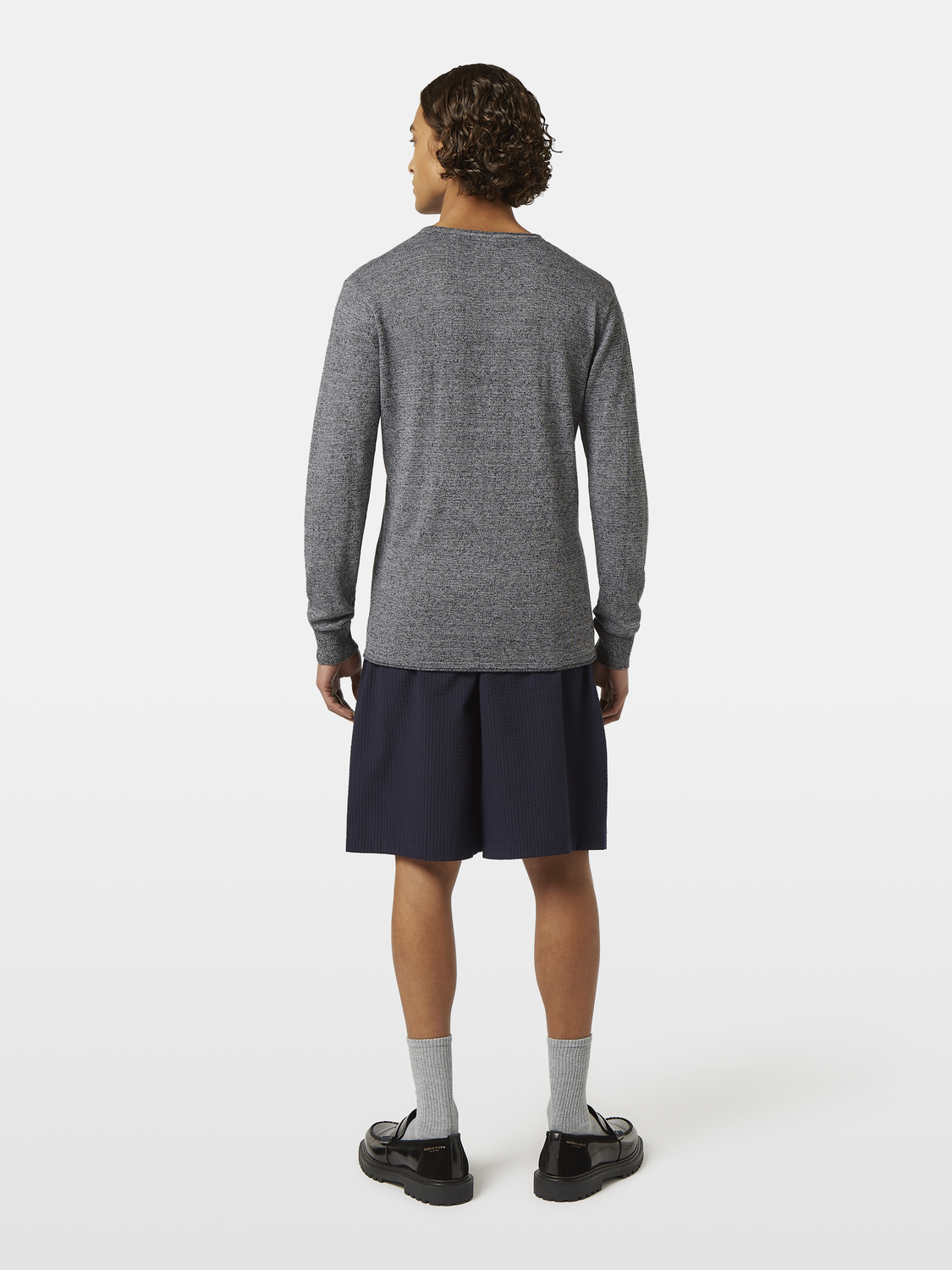 Linen-blend Scotch & Soda knitwear pullover in a relaxed fit, featuring a simple crew neckline and soft fabric texture.