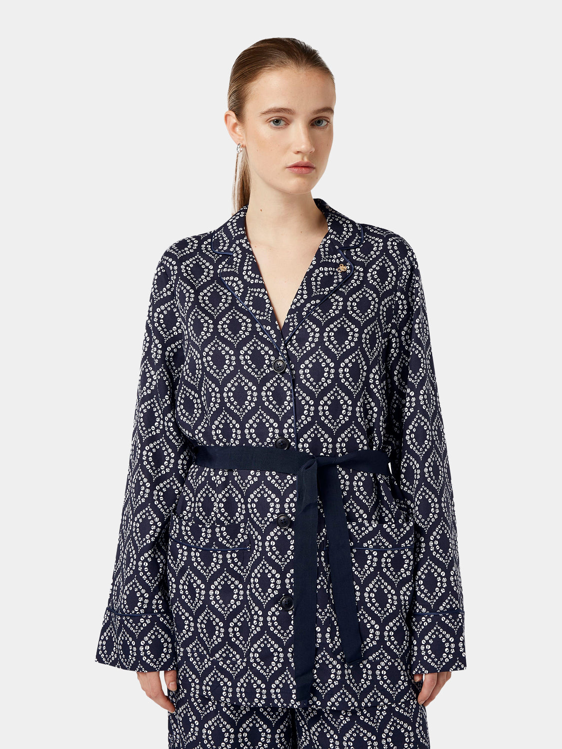 Printed pyjama blazer by Scotch & Soda featuring a stylish, tailored design with a vibrant pattern and classic lapel collar.