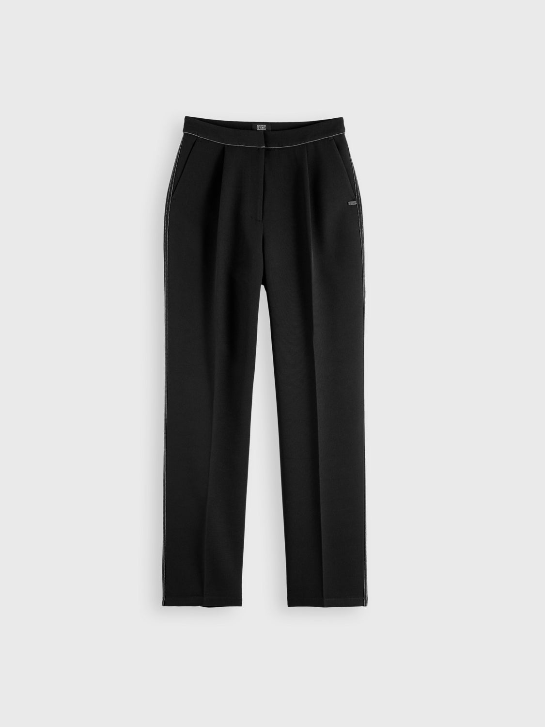 Scotch & Soda Robyn tapered pants in neutral fabric with a slim fit and ankle-length design, shown on a model.