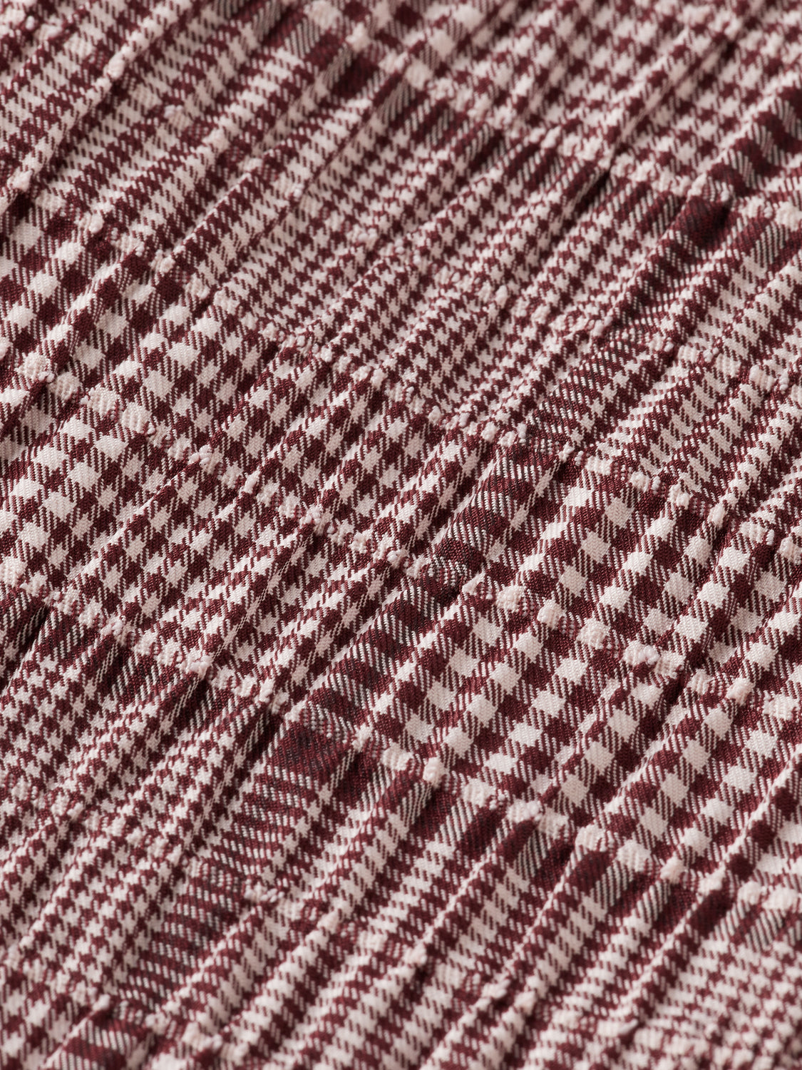 Wide-fit rose-colored pants from Scotch & Soda, featuring a stylish relaxed design and tailored fit, shown on a model.
