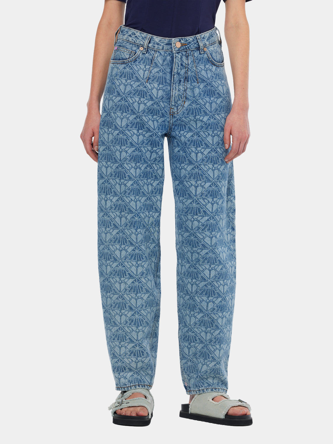 Scotch & Soda Tide balloon fit denim jeans showing a front view with relaxed fit and stylish design details.