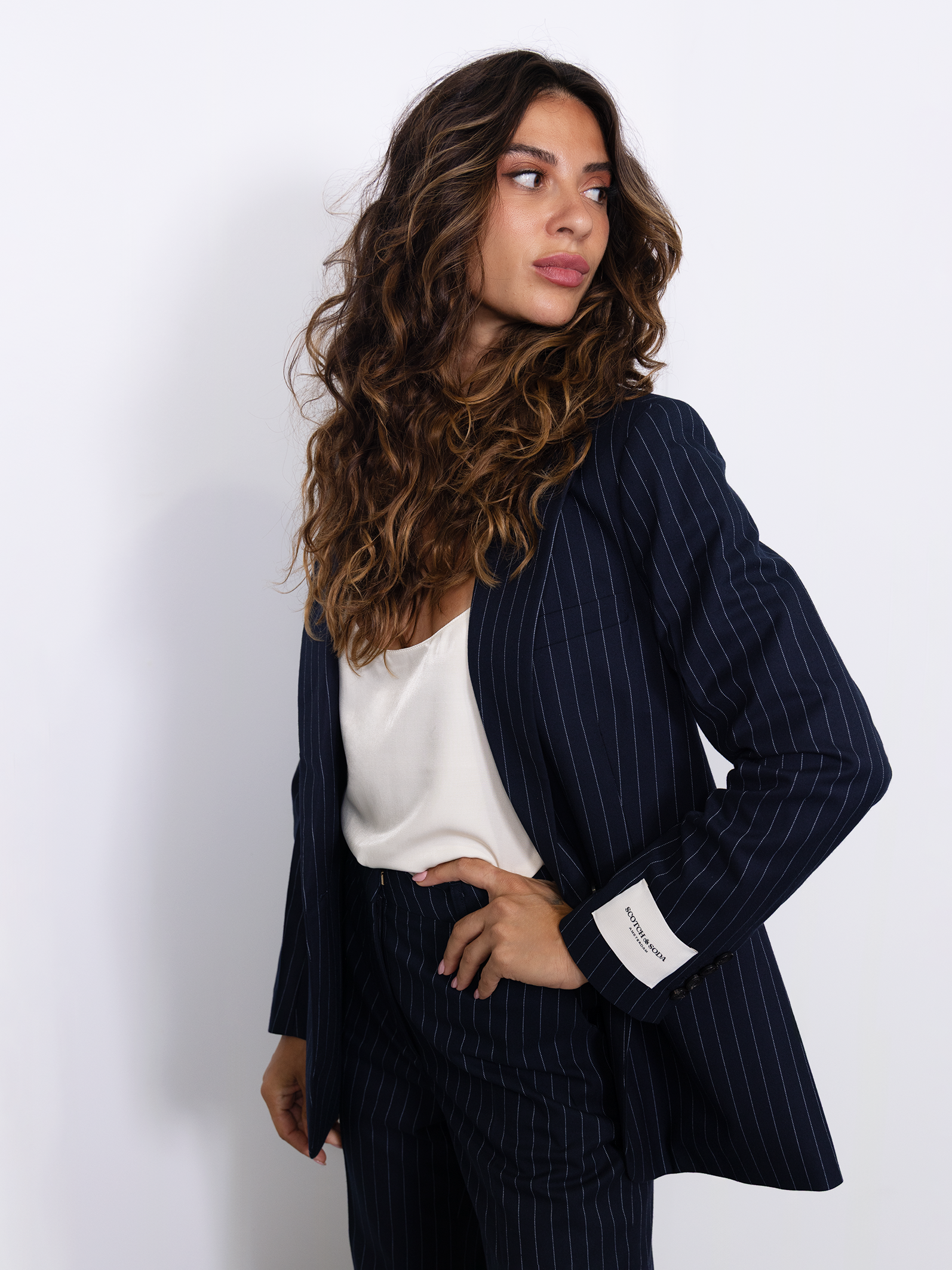 Single-breasted fitted blazer