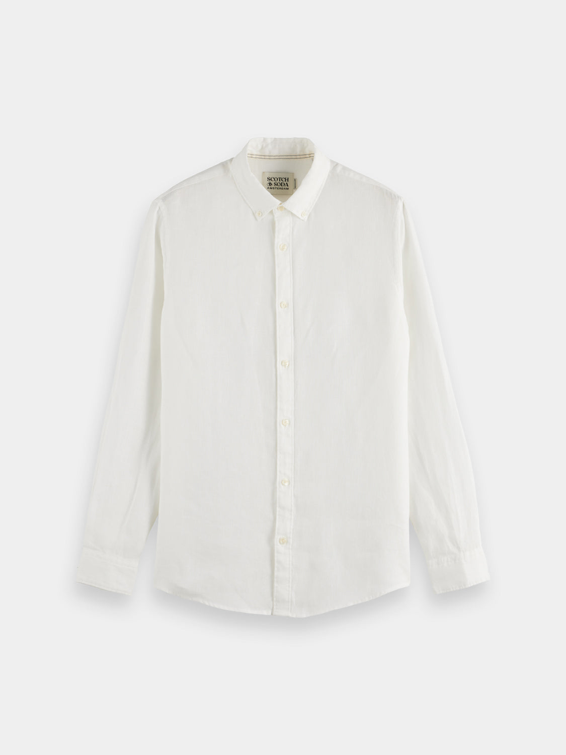 Long-sleeve linen shirt from Scotch & Soda, light fabric with a relaxed fit, shown on a model.