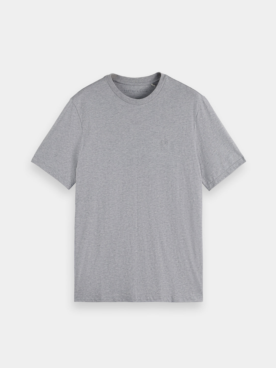 White short-sleeve Scotch & Soda logo t-shirt with front graphic design and classic fit, casual and stylish for everyday wear.