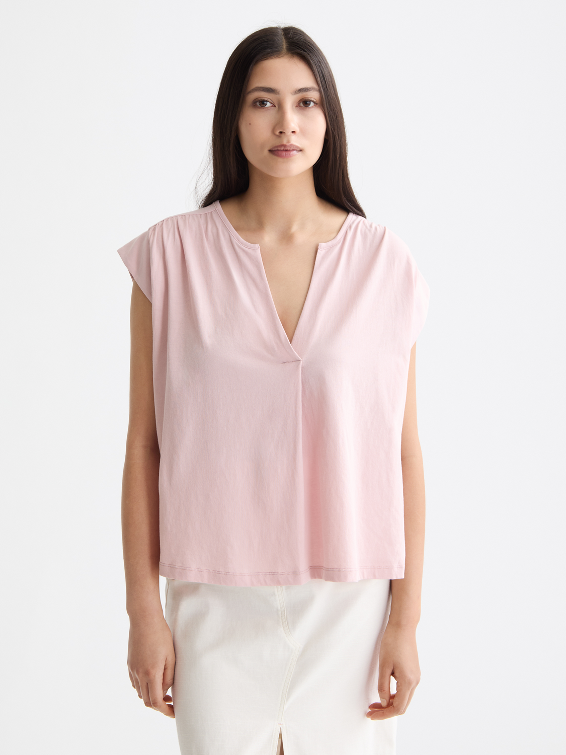 Drapey v-neck Scotch & Soda short-sleeve tee in soft fabric, front view showing relaxed fit and stylish drape.
