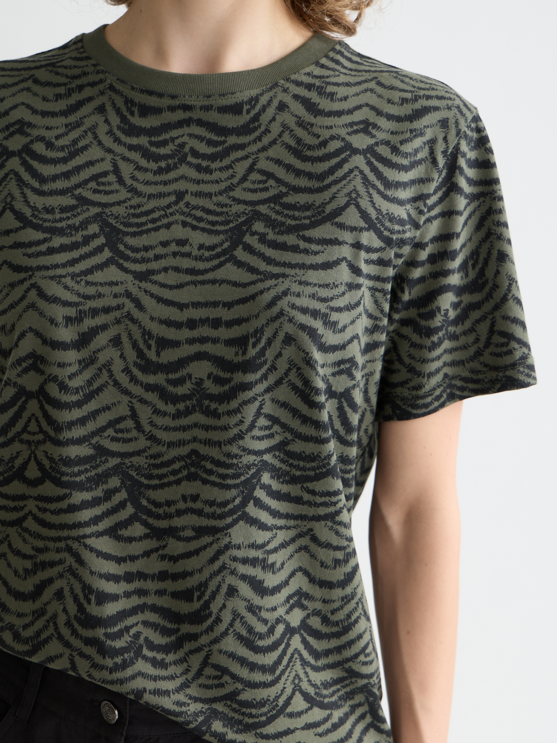 Printed SCOTCH & SODA short-sleeve t-shirt with vibrant graphic design on front, casual fit, and soft fabric.
