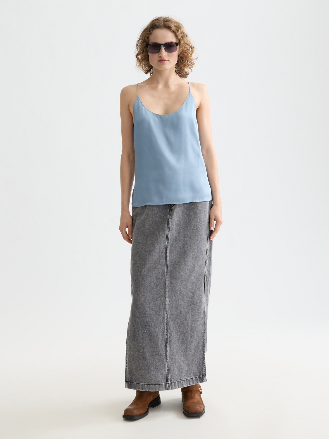 Scotch & Soda woven jersey tank top featuring a sleeveless design and lightweight fabric, ideal for casual summer wear.
