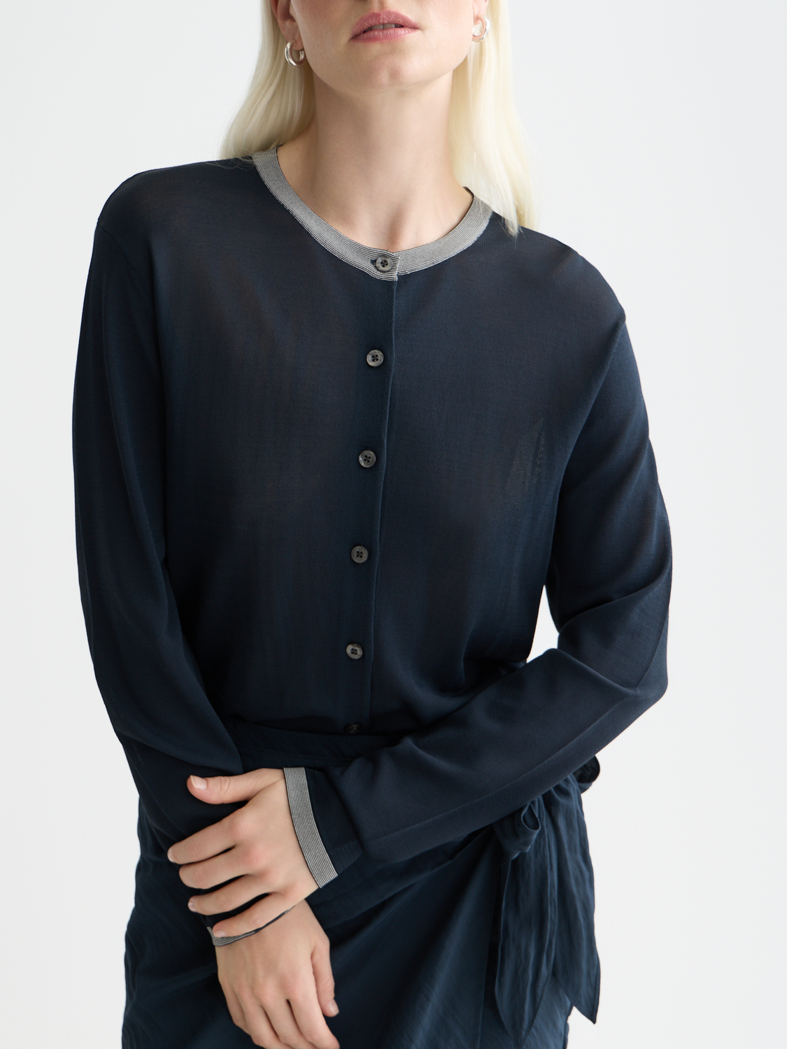 Scotch & Soda crewneck cardigan made of soft knitwear, featuring a classic design with ribbed cuffs and hem.