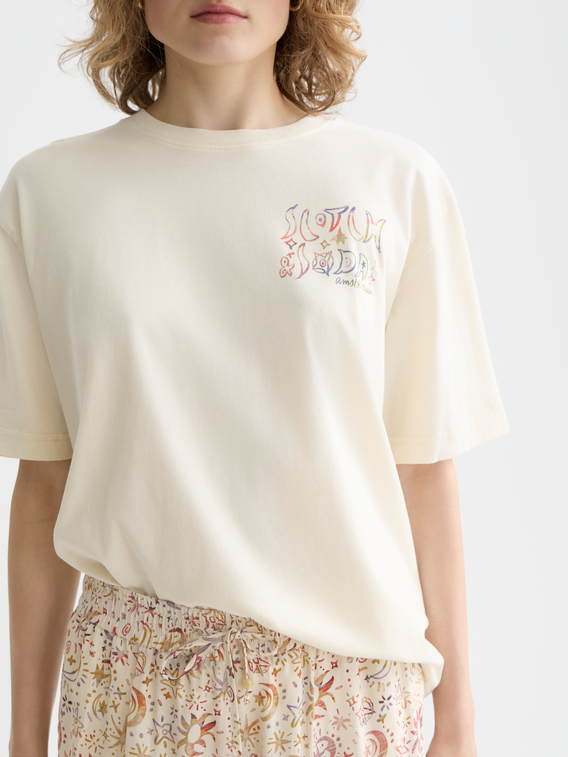 SCOTCH & SODA artwork t-shirt in U137, short-sleeve tee front view