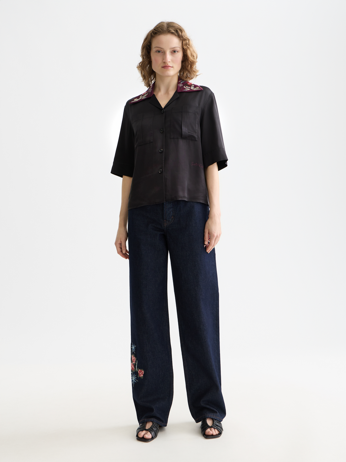 Embroidered Scotch & Soda short sleeve shirt with floral design, showcasing a stylish men's S/S shirt in a vibrant fabric.