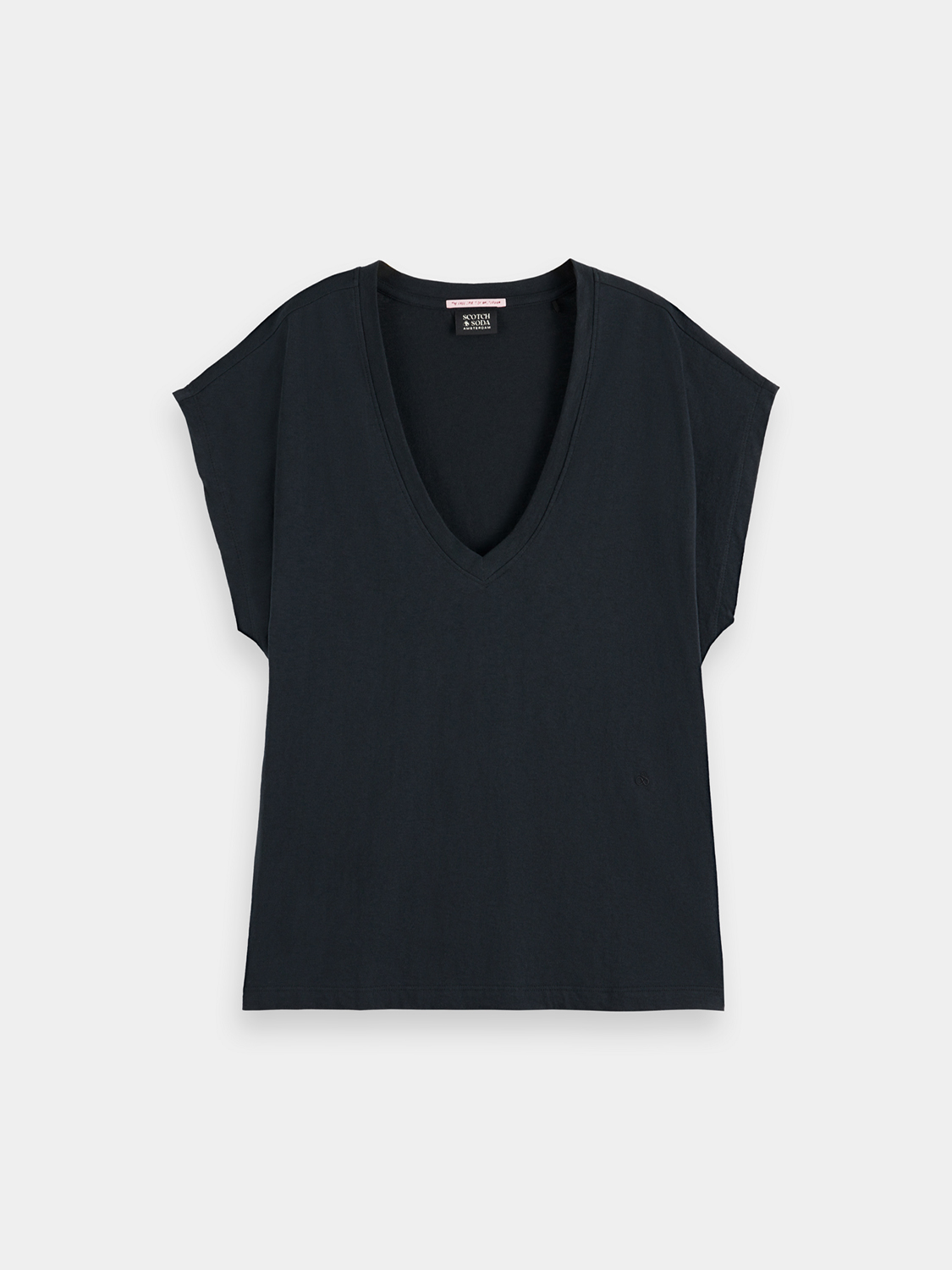 Slim fit Scotch & Soda slub v-neck t-shirt for men, featuring textured fabric and short sleeves.