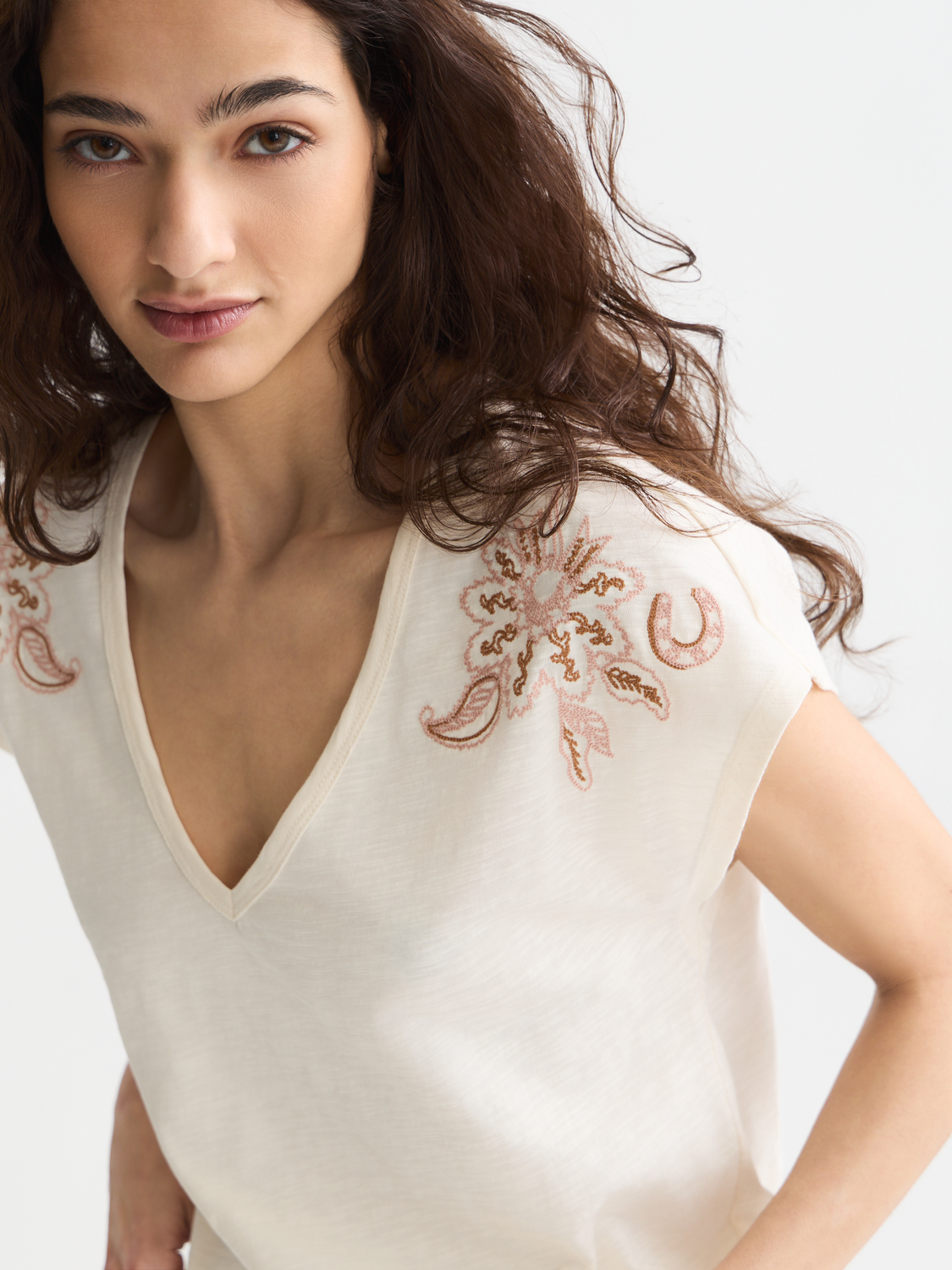 Embroidered Scotch & SODA V-neck short-sleeve T-shirt with colorful floral embroidery on a casual cotton tee.
