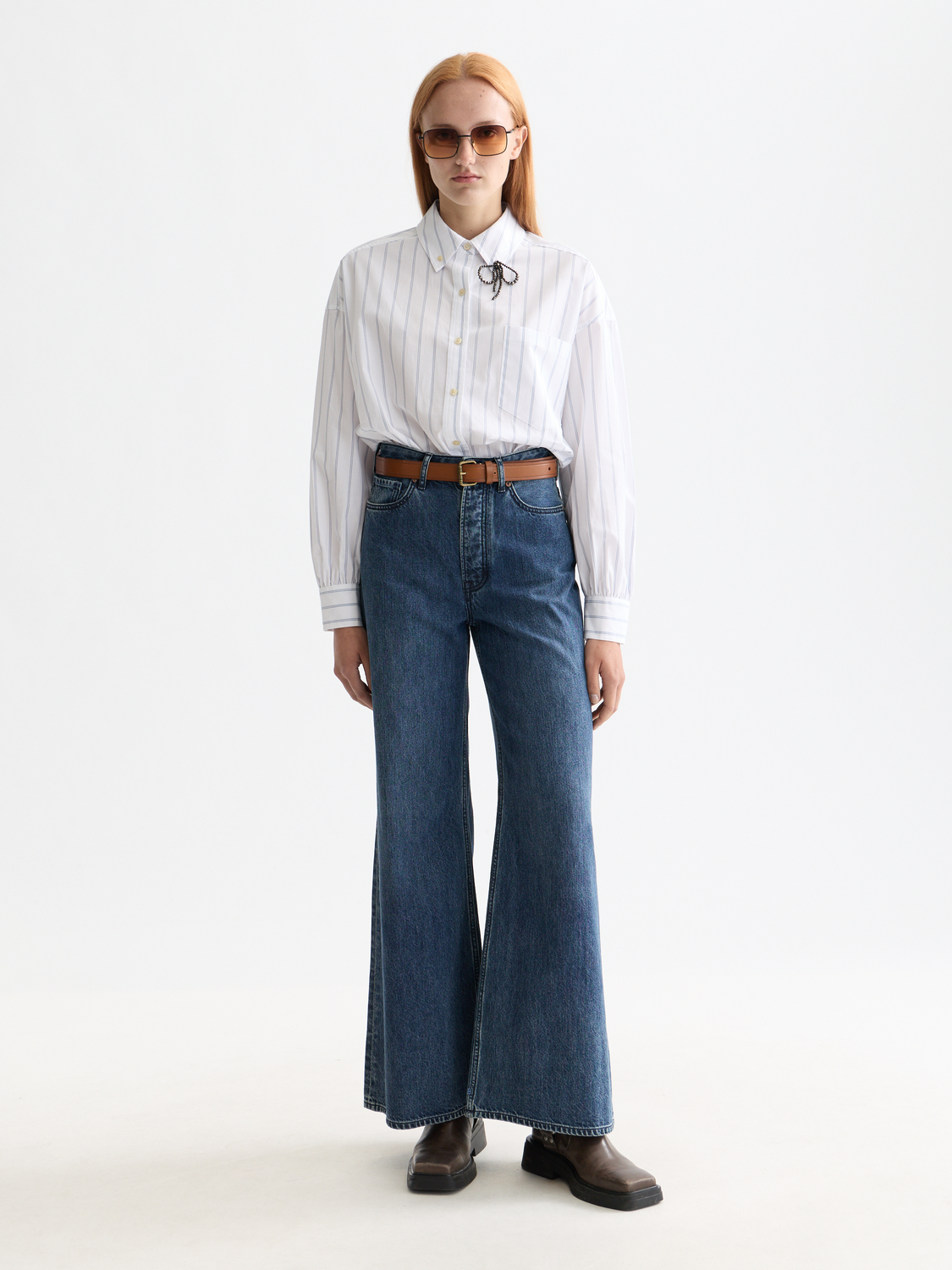 Long-sleeve Scotch & Soda girlfriend shirt displayed on model, featuring a relaxed fit and stylish design.