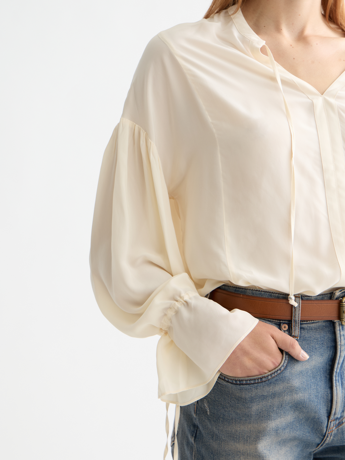Woven Scotch & Soda draw string blouse with relaxed fit, long sleeves, and a casual, stylish design.